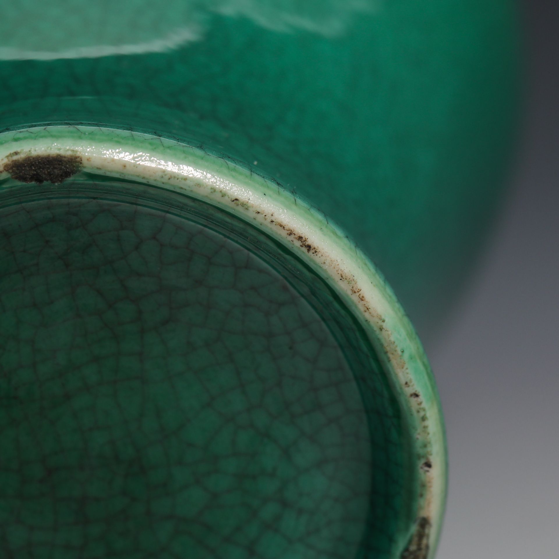 18th Century Apple Green Glazed Plum Vase - Bild 7 aus 8