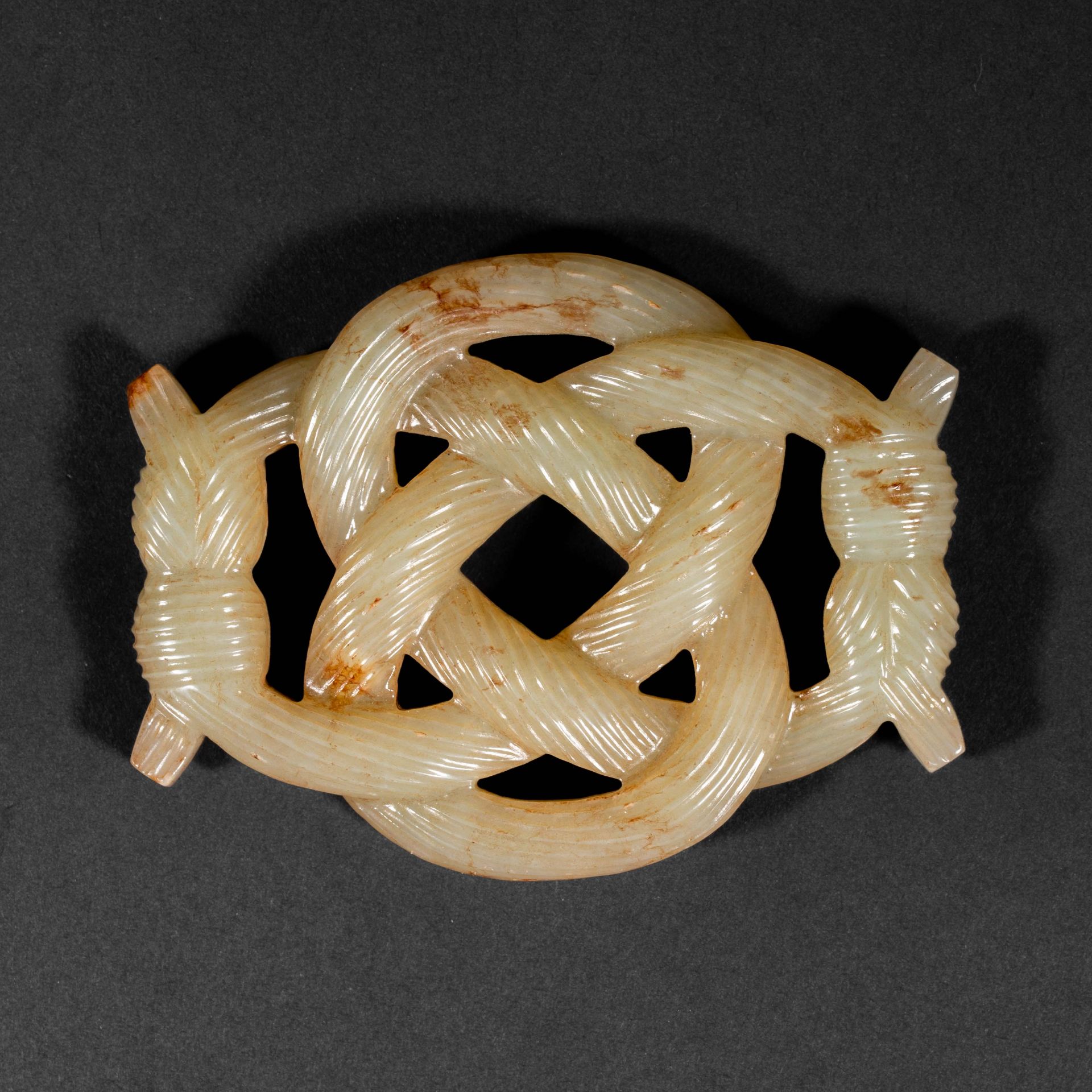 Chinese Han Dynasty Hetian jade twisted silk pendant - Image 3 of 3