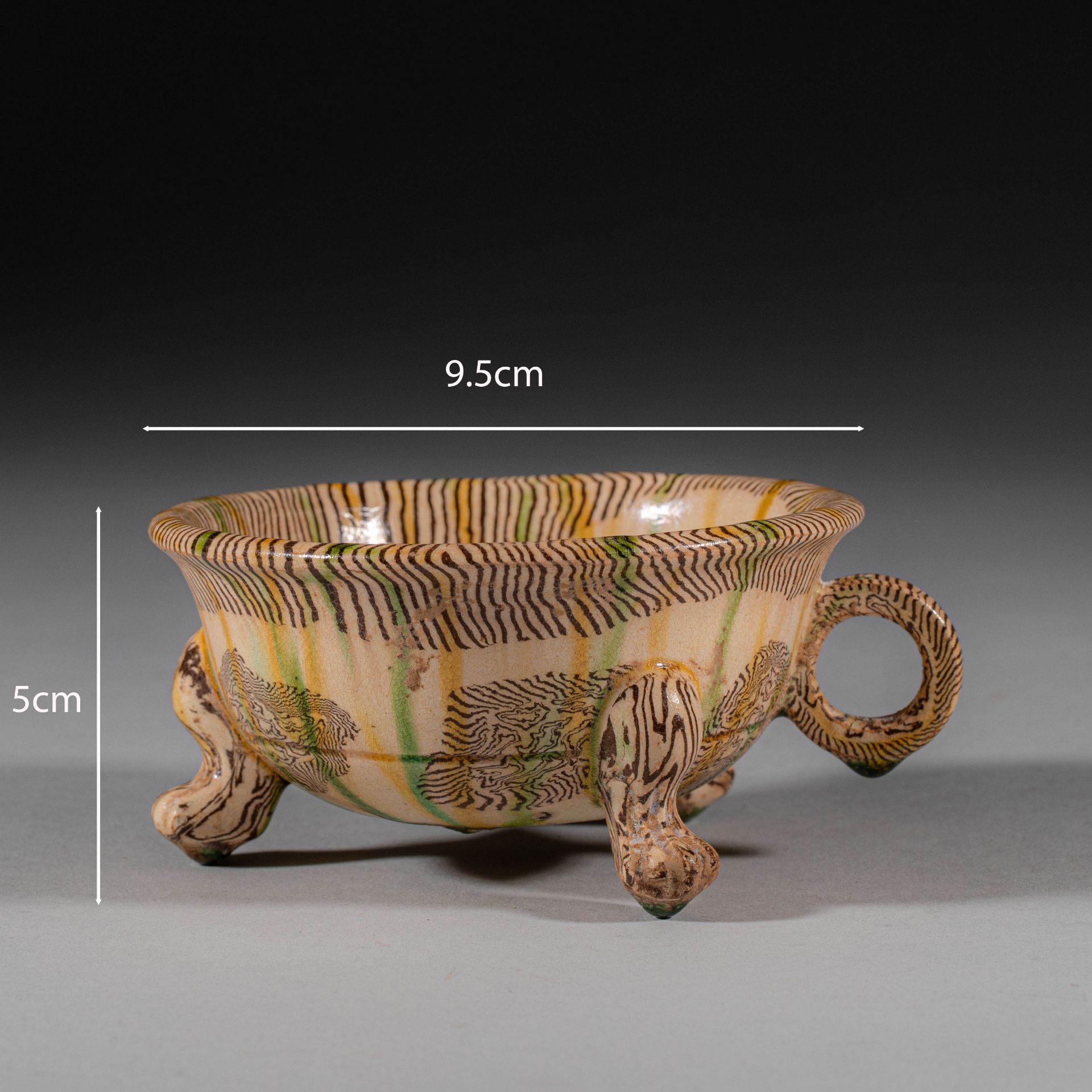 Chinese Tang Dynasty twisted body glaze three-legged cup - Image 2 of 5