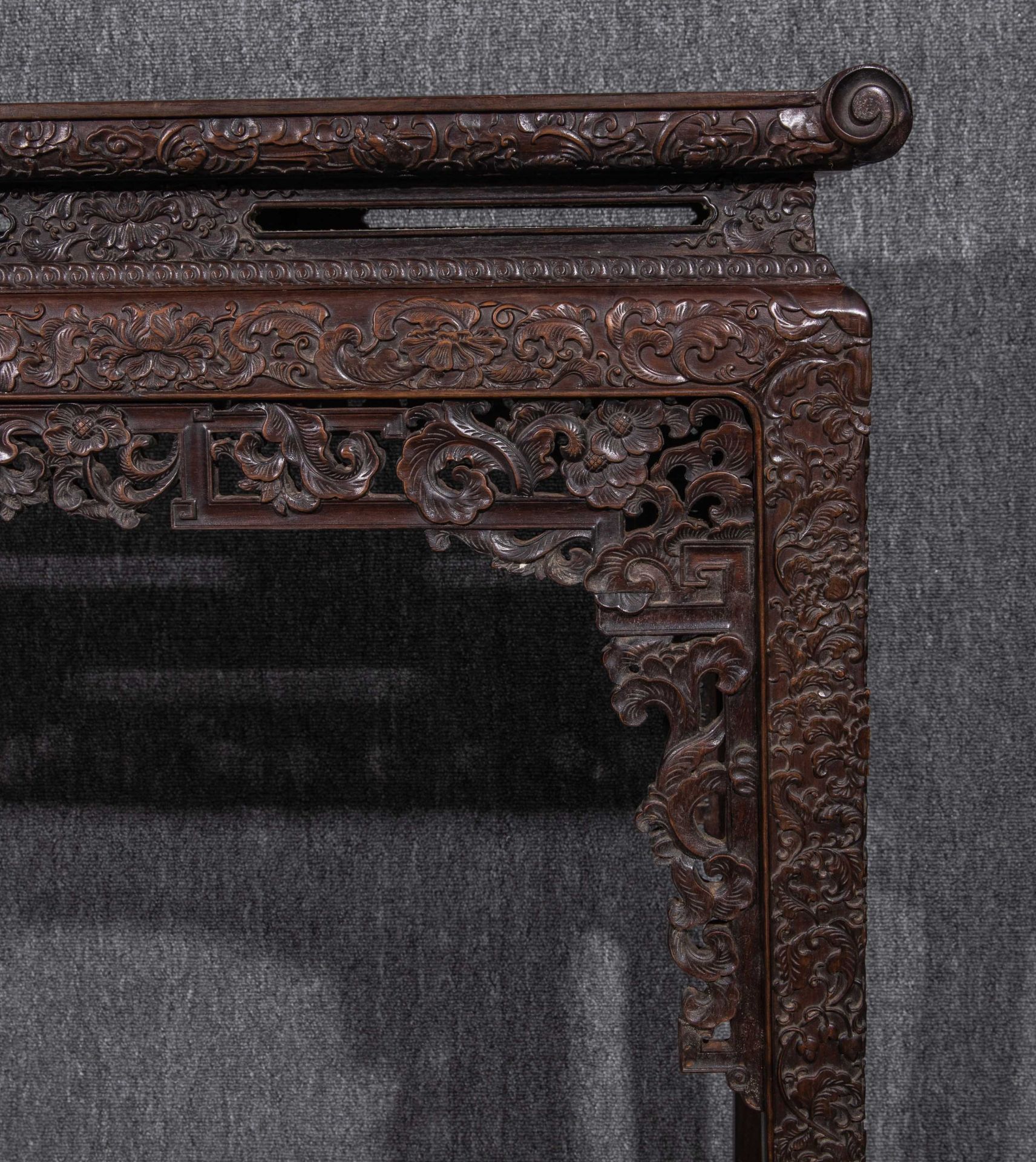 Chinese Qing Dynasty rosewood desk - Image 4 of 10