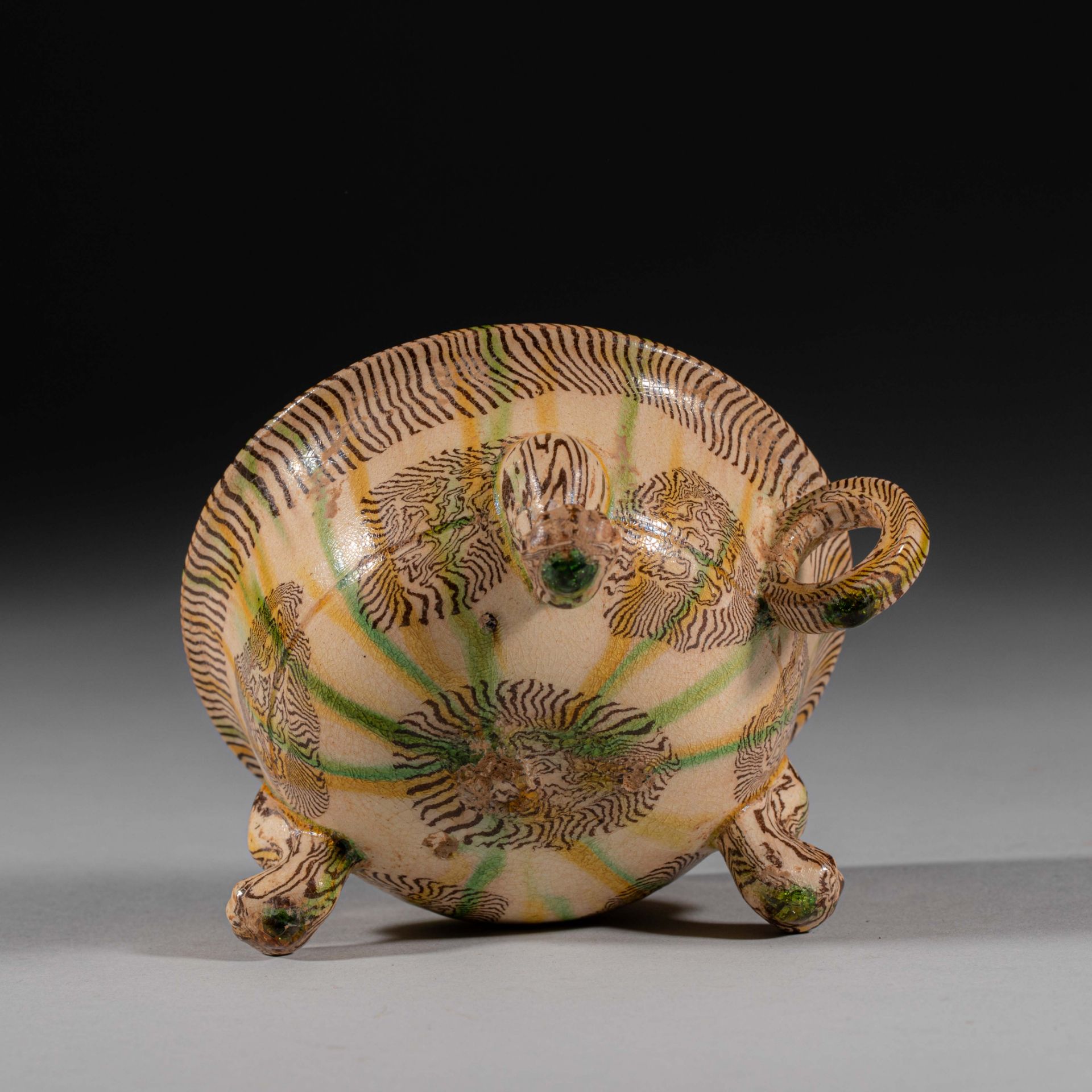 Chinese Tang Dynasty twisted body glaze three-legged cup - Image 5 of 5
