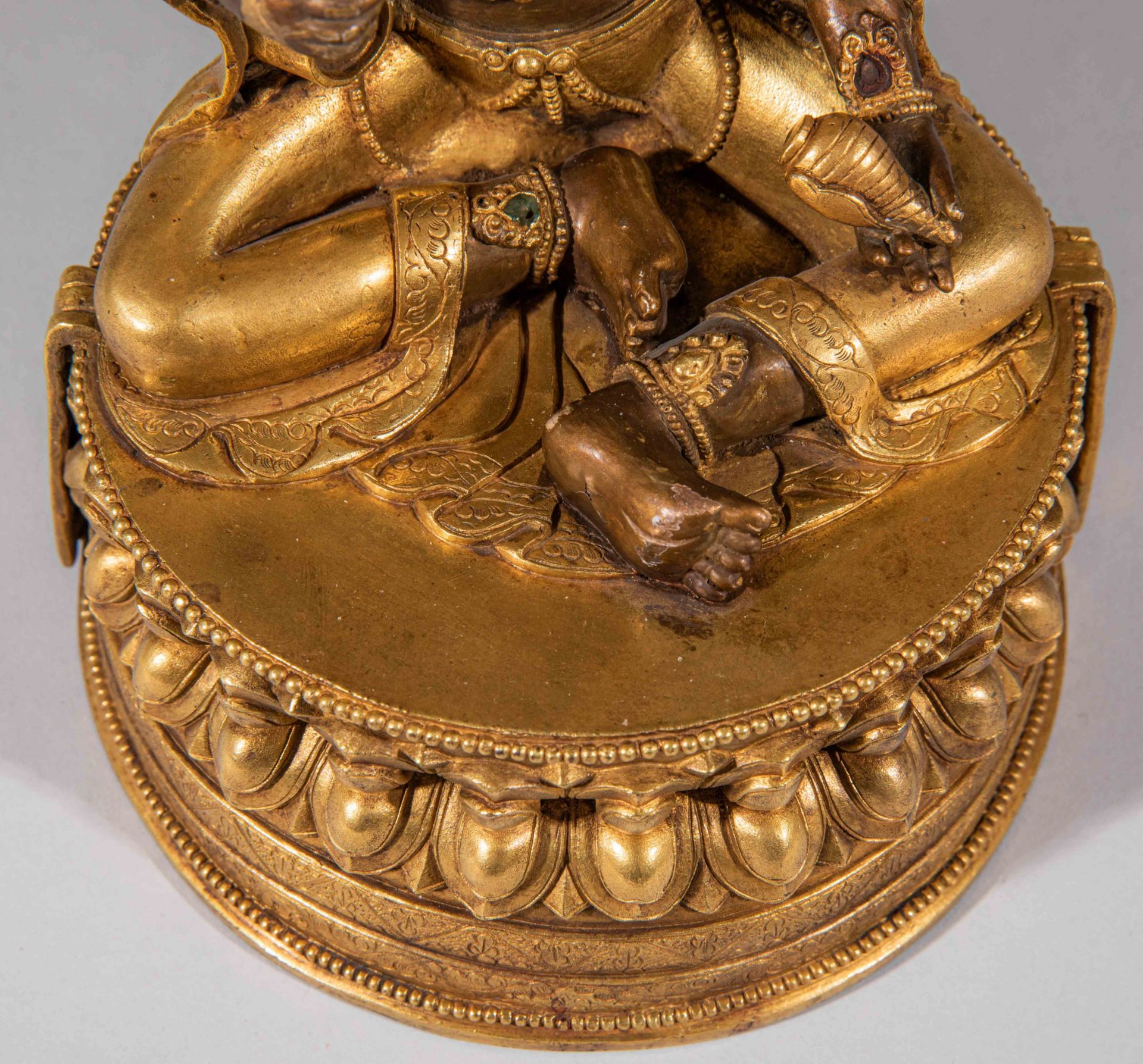 A Gilt Bronze Statue of Guanyin with Ten Arms, Qing Dynasty, China - Image 5 of 11