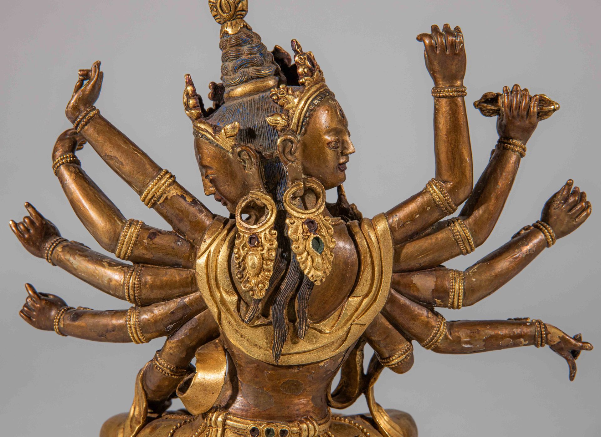 A Gilt Bronze Statue of Guanyin with Ten Arms, Qing Dynasty, China - Image 10 of 11