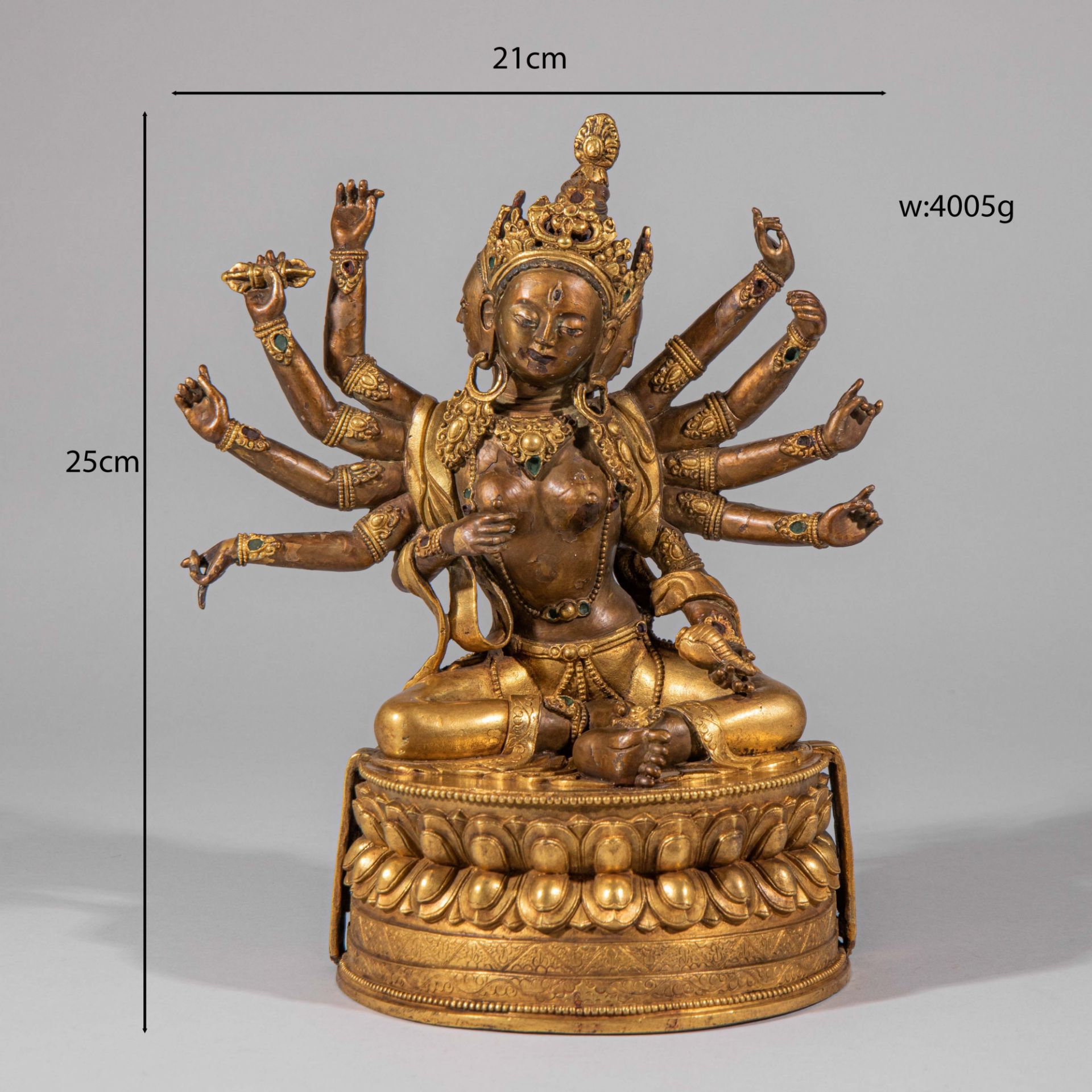 A Gilt Bronze Statue of Guanyin with Ten Arms, Qing Dynasty, China - Image 2 of 11