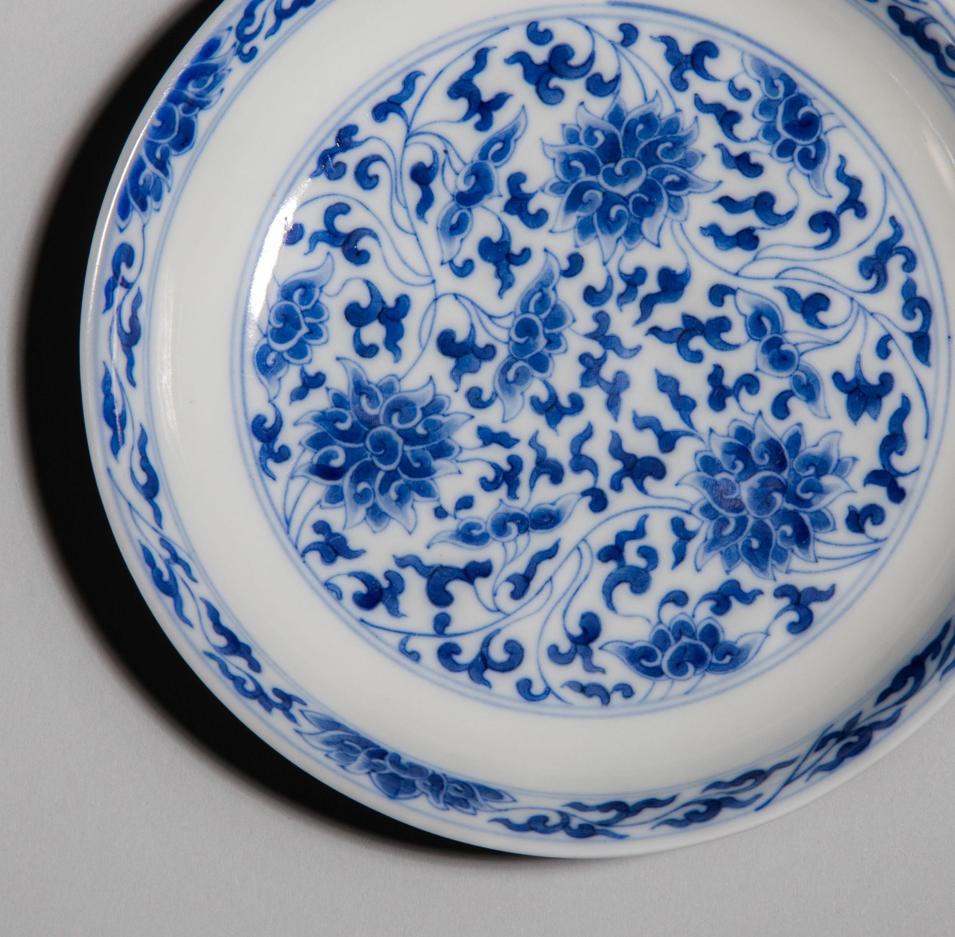 Chinese Qing Dynasty Kangxi style blue and white plate - Image 3 of 7