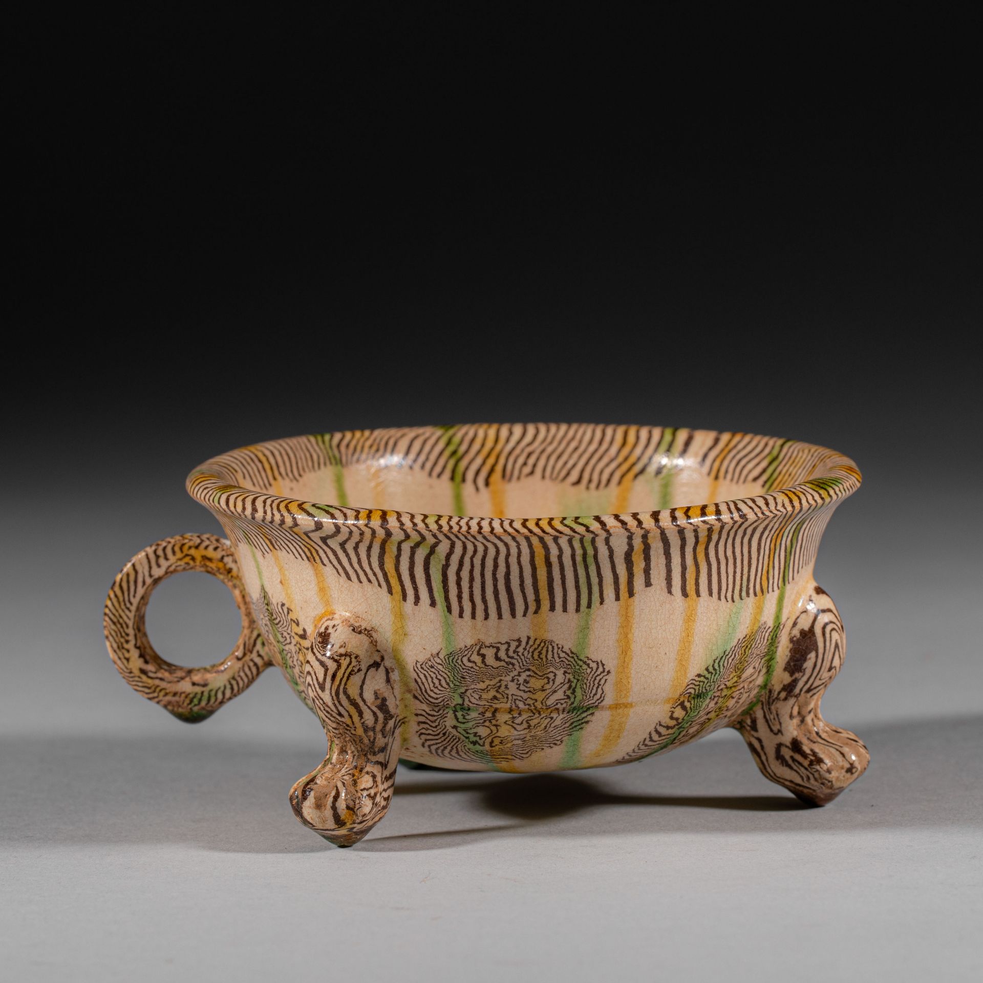 Chinese Tang Dynasty twisted body glaze three-legged cup - Image 3 of 5