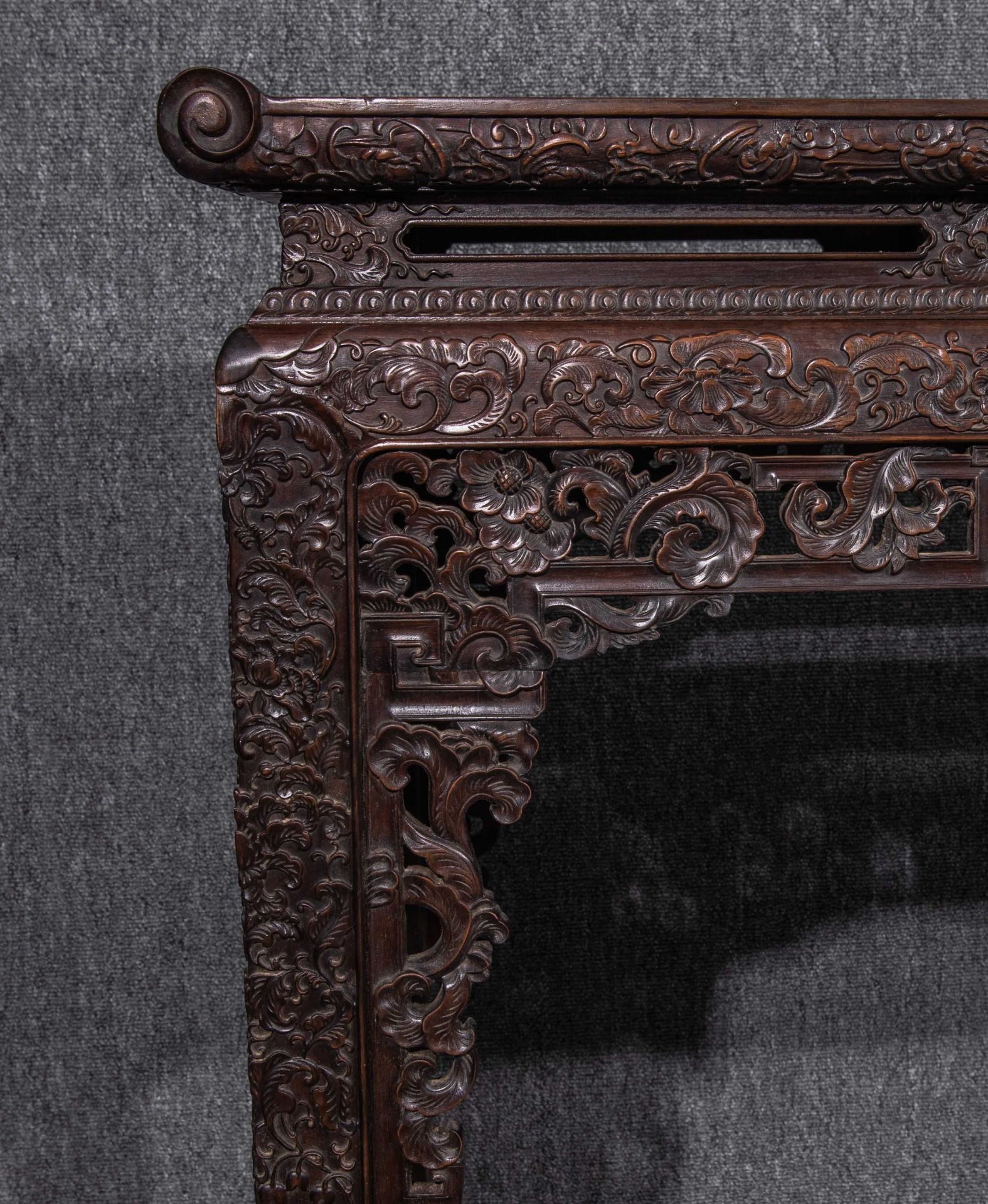 Chinese Qing Dynasty rosewood desk - Image 6 of 10