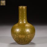 Daoguang tea green glaze gold sky ball porcelain bottle from Qing Dynasty