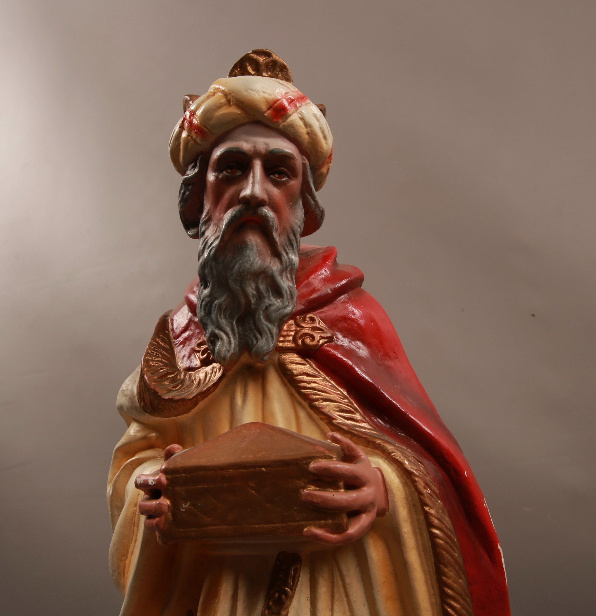 A Vintage Religious Statue of Balthazar holding the Gift of myrrh 52cm Tall #81 - Image 2 of 7