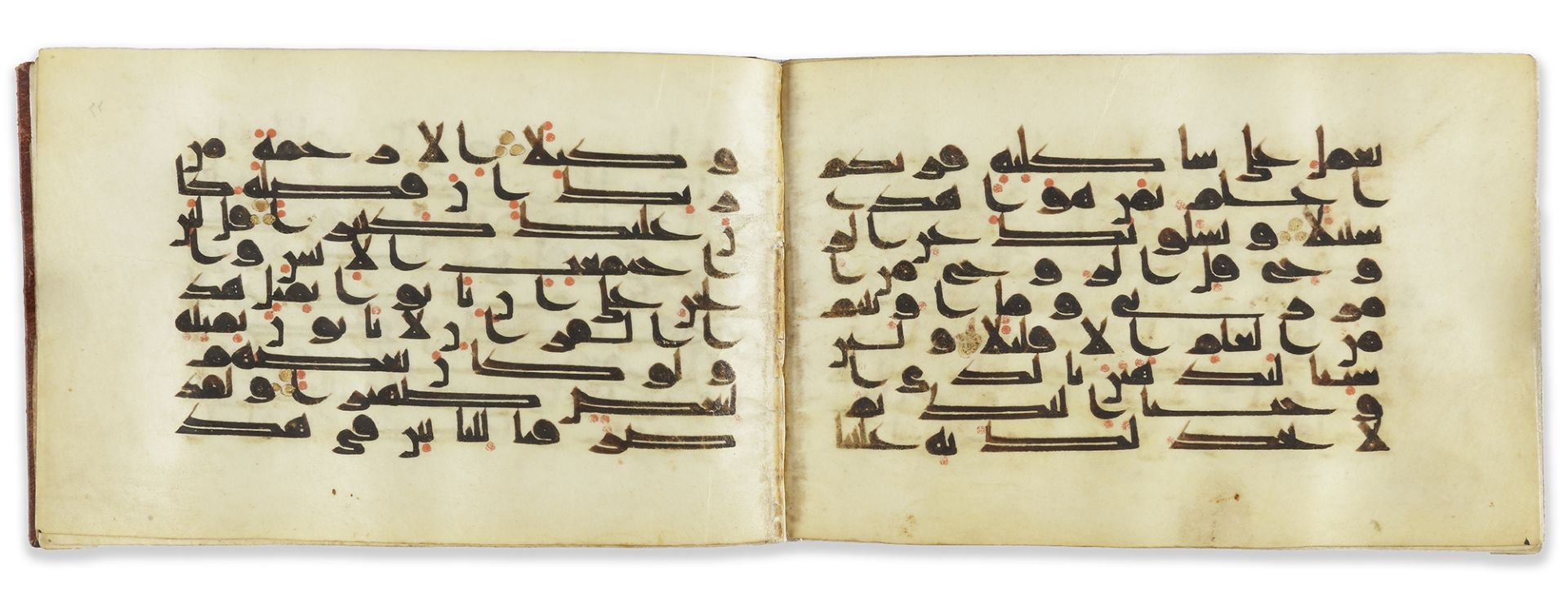 AN EASTERN KUFIC SECTION ON VELLUM, NORTH AFRICA OR NEAR EAST, 9TH CENTURY - Bild 5 aus 9