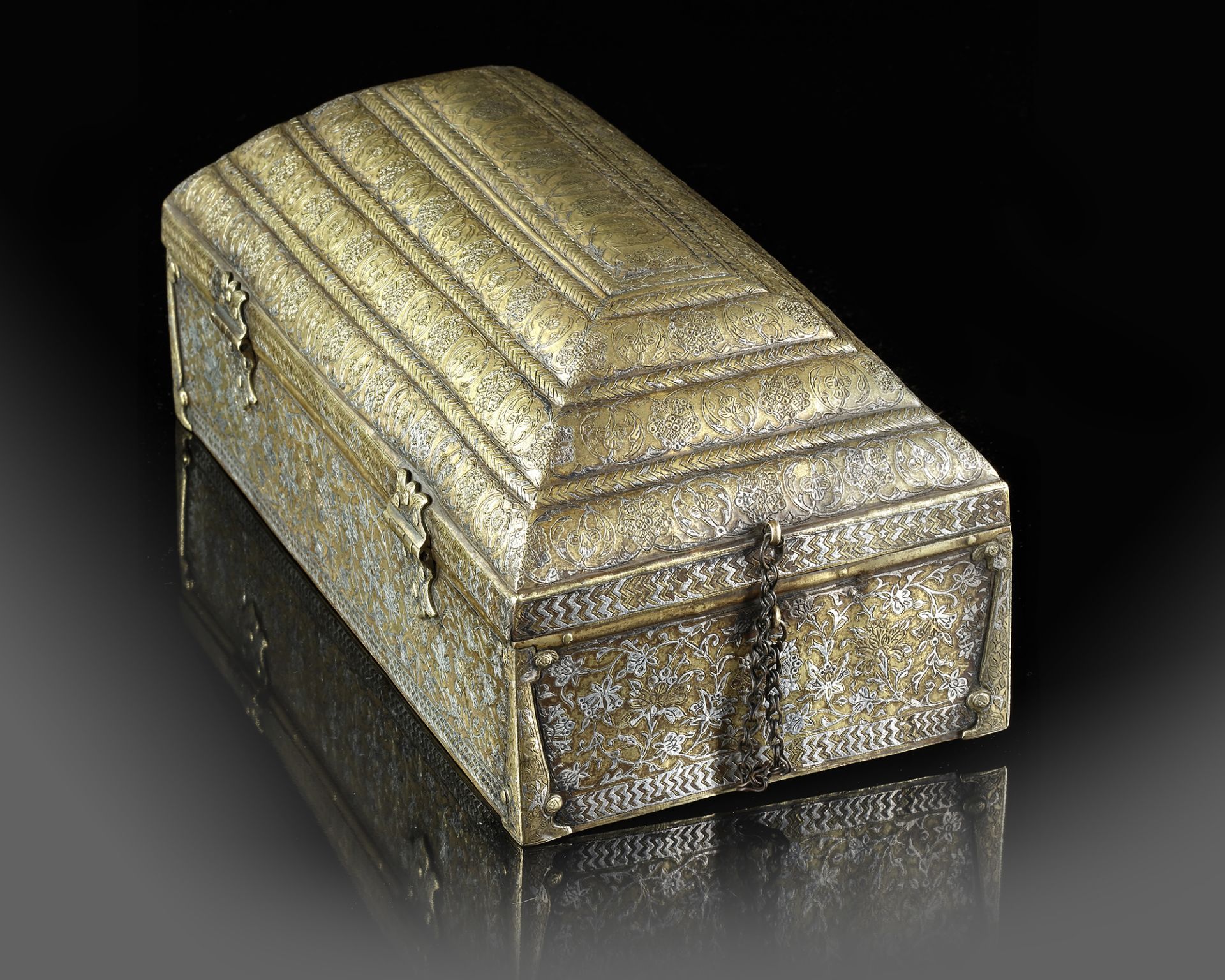 A SILVER INLAID BRASS SCRIBE'S WRITING BOX, DELHI SULTANATE INDIA, 15TH CENTURY - Image 3 of 6