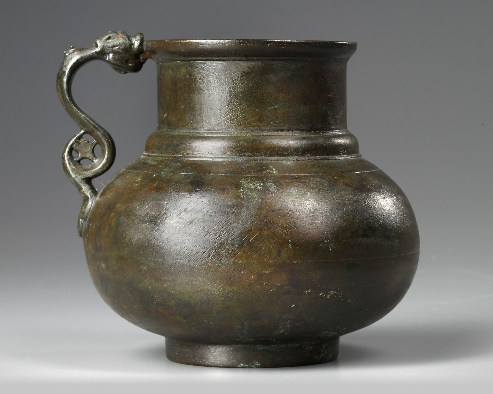 A TIMURID DRAGON-HANDLED JUG, CENTRAL ASIA, LATE 14TH- EARLY 15TH CENTURY - Bild 3 aus 6