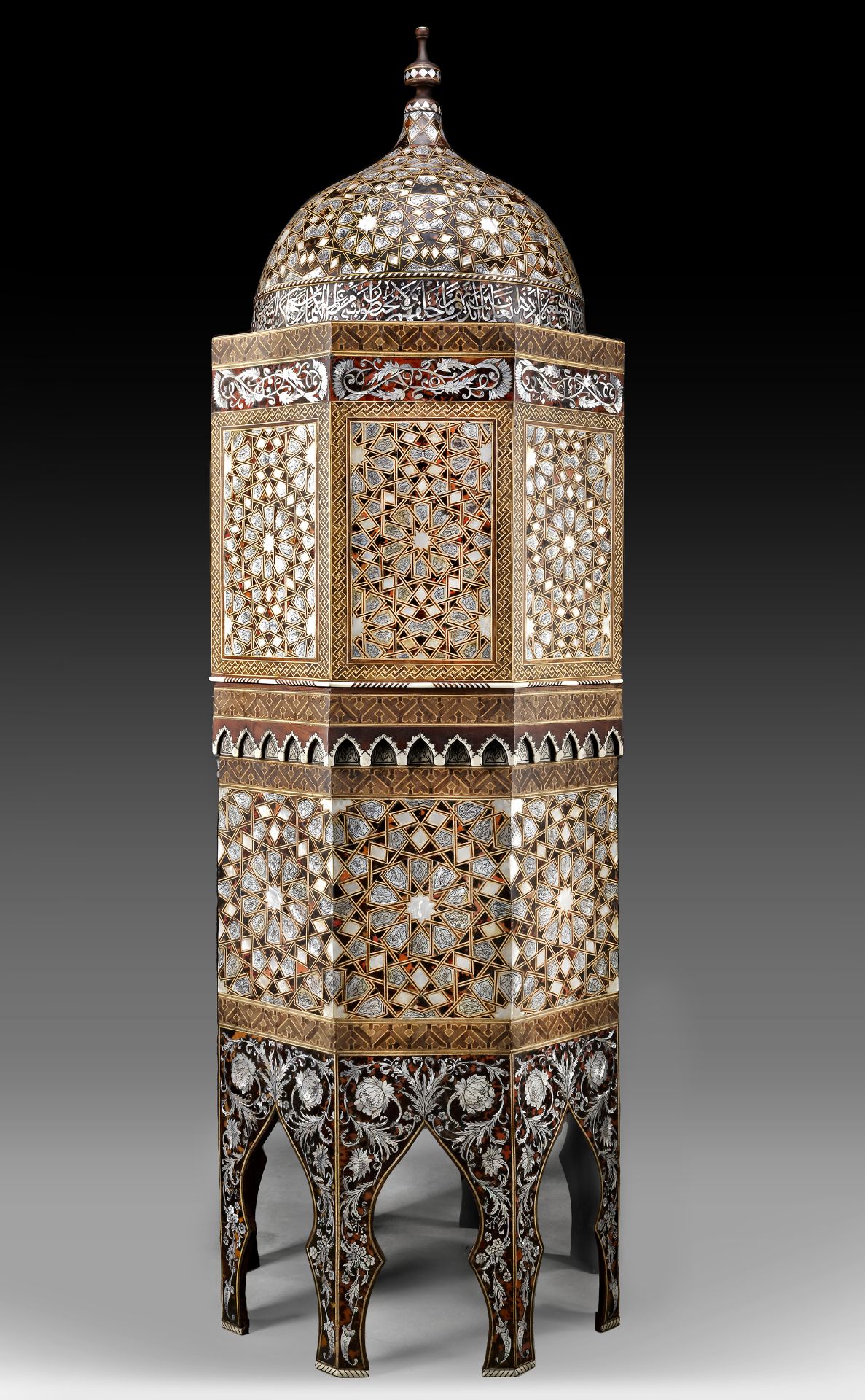 A TORTOISESHELL AND MOTHER-OF-PEARL OCTAGONAL CABINET, TURKEY OR SYRIA, EARLY 20TH CENTURY - Image 4 of 5