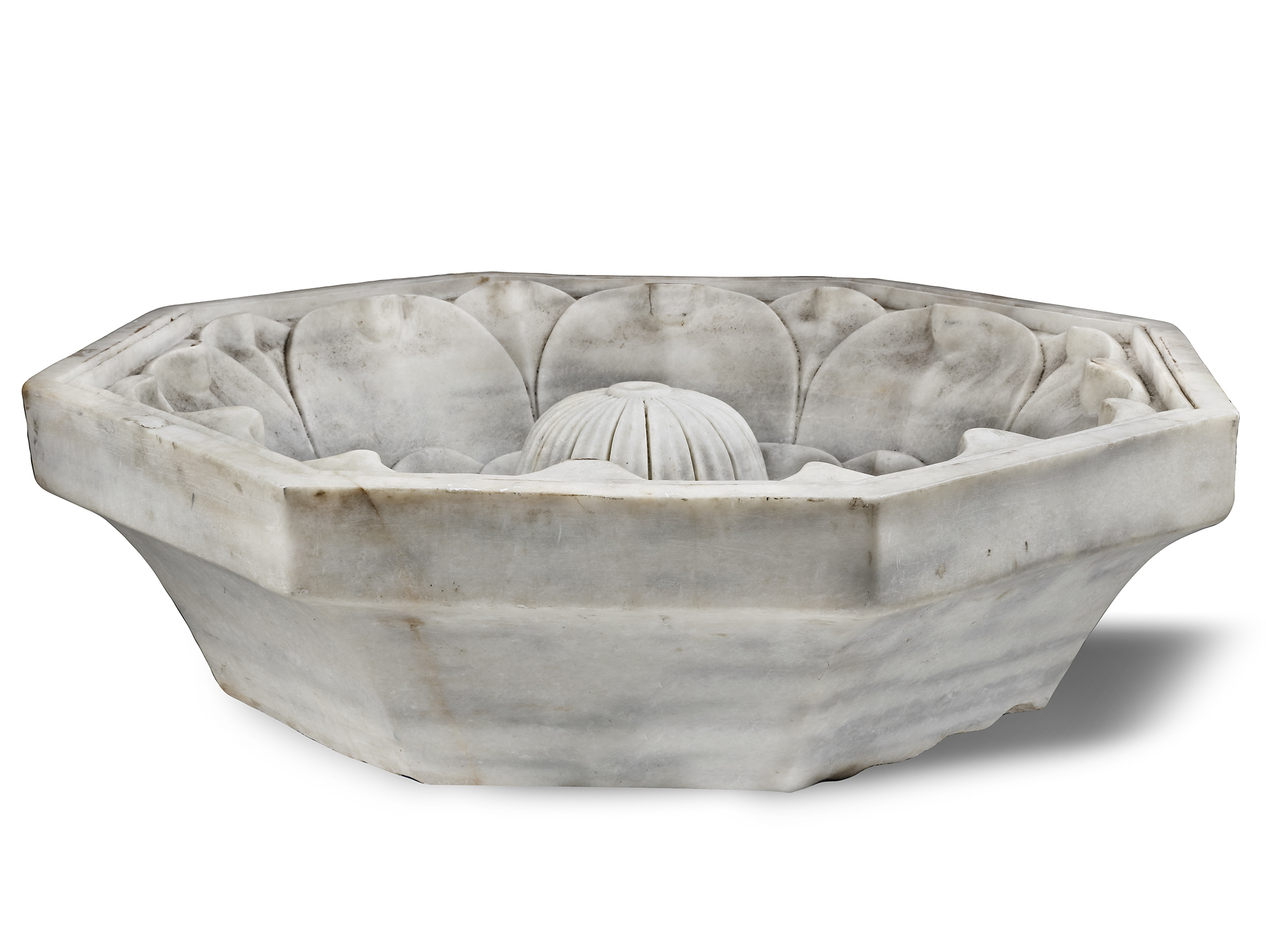 AN INDIAN CARVED WHITE MARBLE FOUNTAIN BASIN, NORTH INDIA, 19TH CENTURY - Image 2 of 3