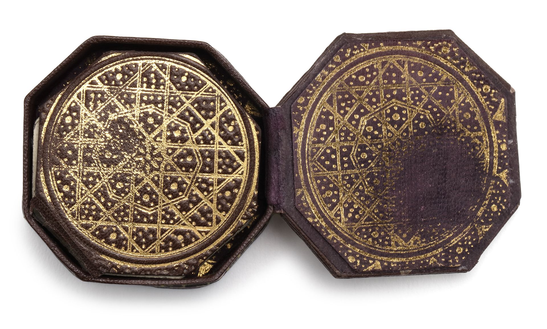 AN OTTOMAN ILLUMINATED MINIATURE OCTAGONAL DALA'IL AL-KHAYRAT COPIED BY MUSTAFA NURI EFENDI, DATED 1 - Image 4 of 10