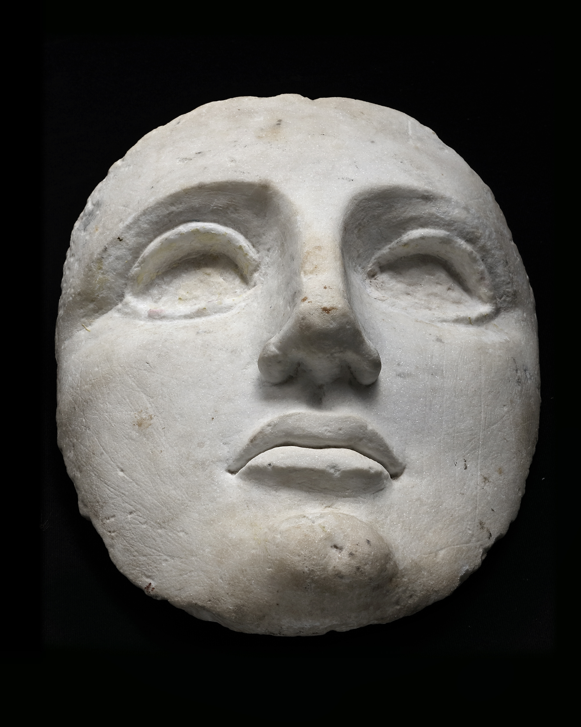 A HELLENISTIC MARBLE FEMALE MASK, EGYPT, 3RD-1ST CENTURY B.C. - Image 5 of 7