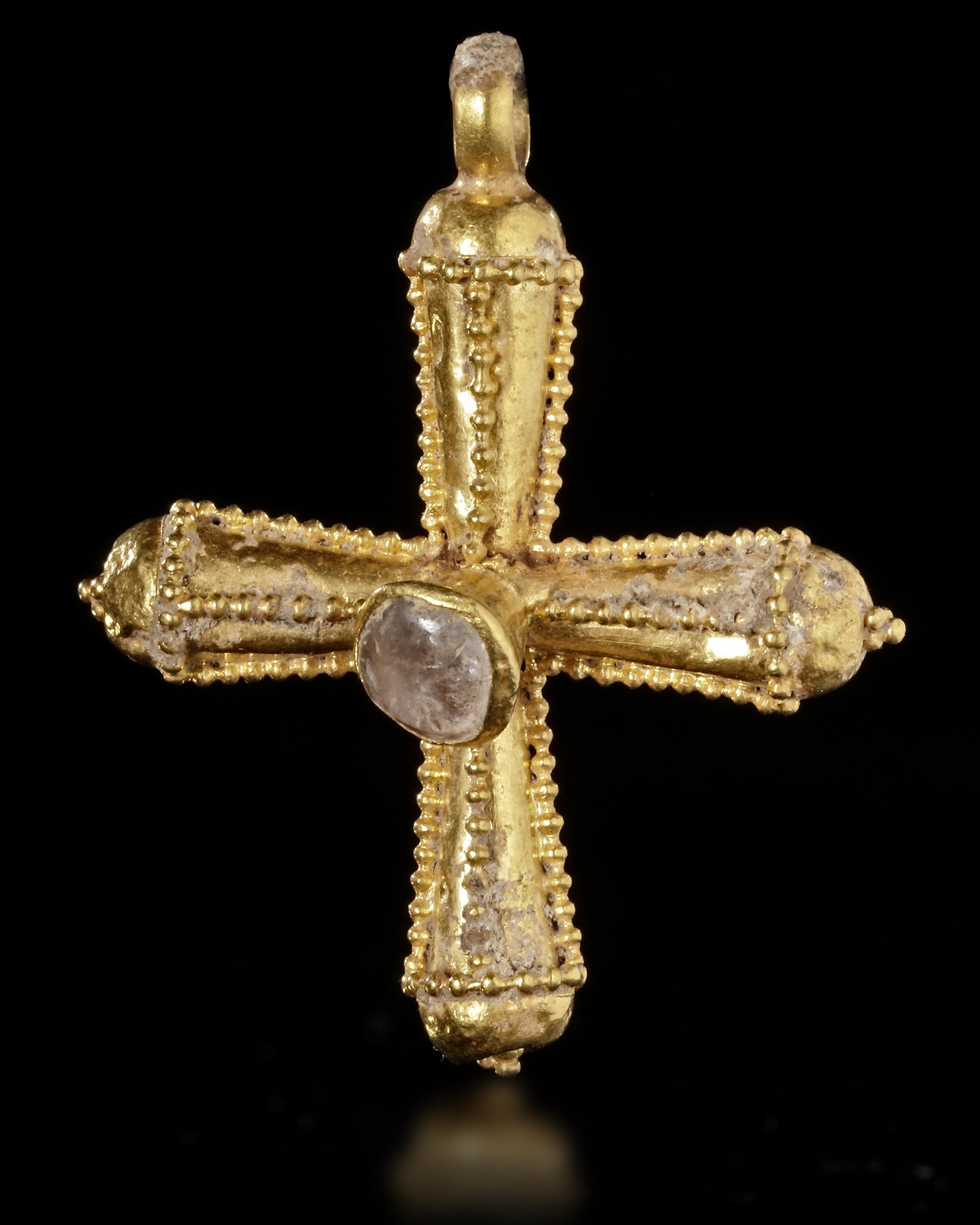 A BYZANTINE GOLD PENDANT CROSS, CIRCA 6TH-7TH CENTURY A.D.