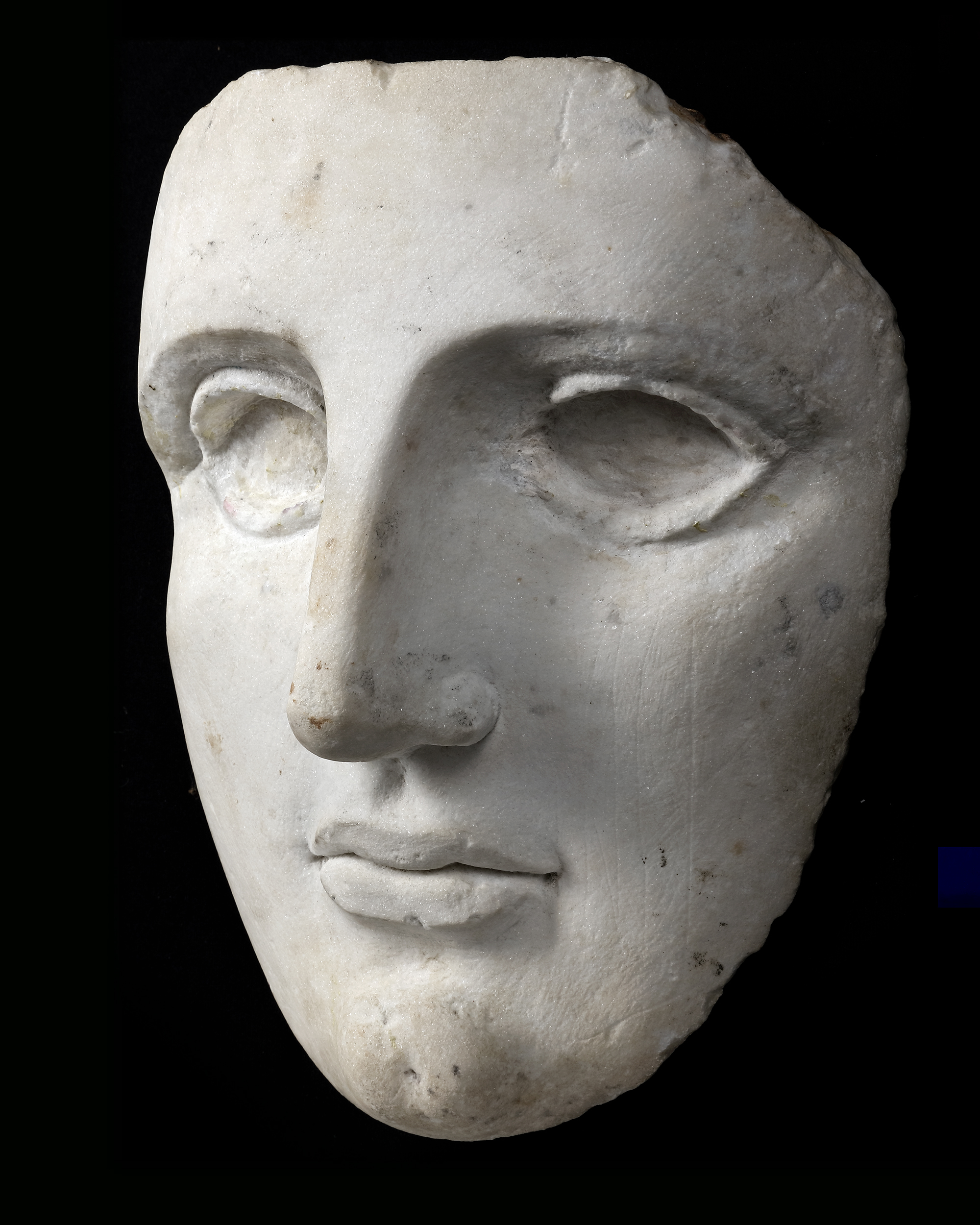 A HELLENISTIC MARBLE FEMALE MASK, EGYPT, 3RD-1ST CENTURY B.C. - Image 4 of 7