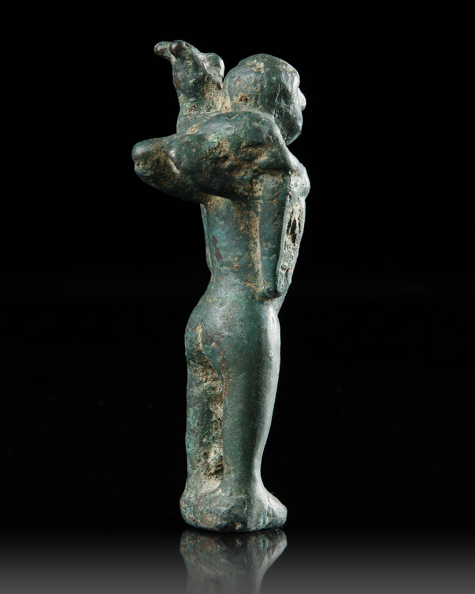 A WESTERN ASIATIC BRONZE STATUETTE OF MAN CARRYING AN ANIMAL, CIRCA 3RD MILLENNIUM B.C. - Image 3 of 4