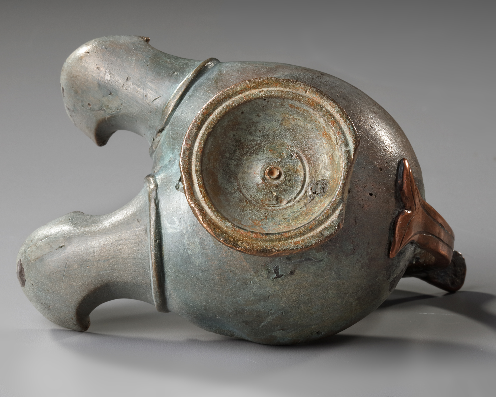 A ROMAN BRONZE OIL LAMP WITH DUCK HEAD, CIRCA 1ST-2ND CENTURY A.D. - Image 5 of 6