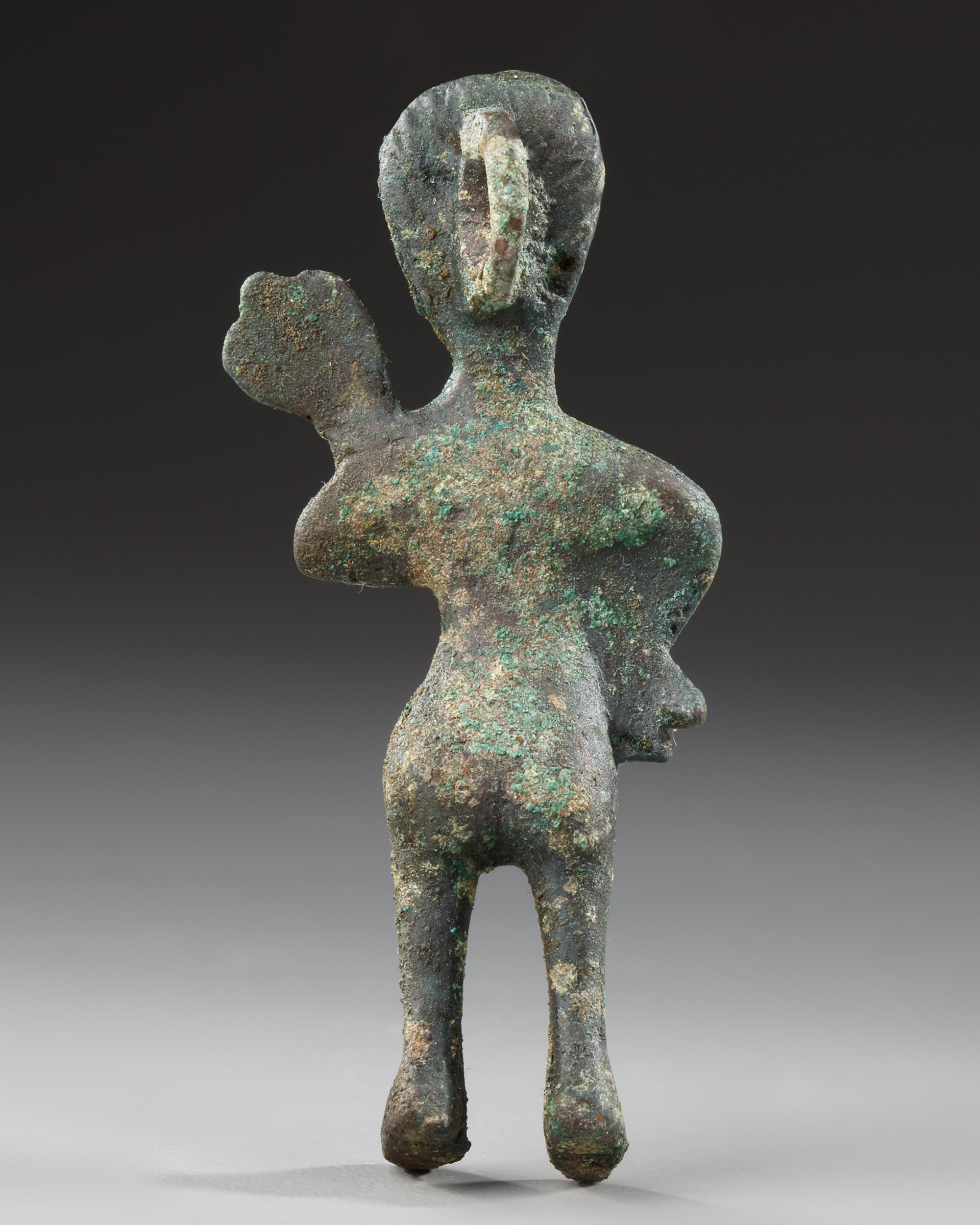 A WESTERN ASIATIC BRONZE MOTHER AND BABY, CIRCA LATE 2ND MILLENNIUM B.C. - Image 3 of 3