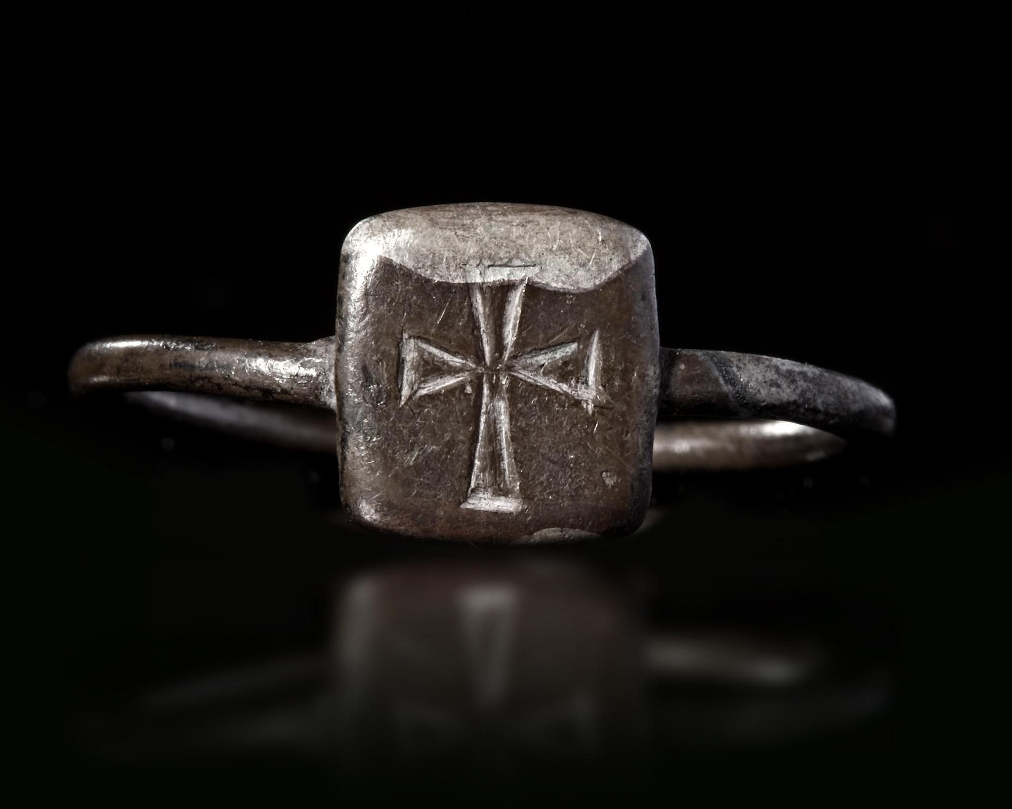 A GROUP OF BYZANTINE SILVER RINGS, CIRCA 6TH-7TH CENTURY A.D. - Image 4 of 5