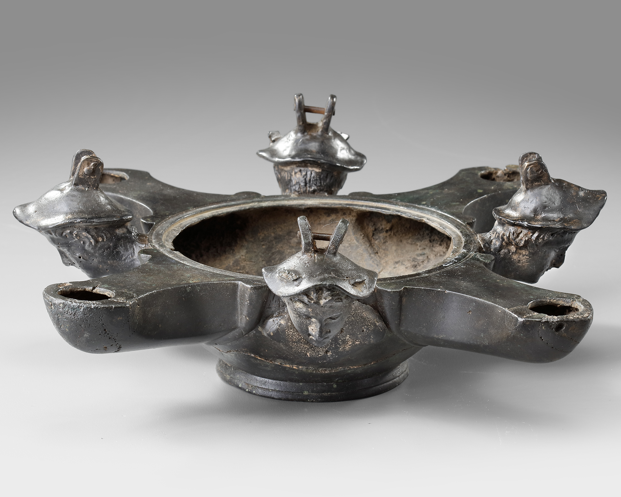 A ROMAN BRONZE OIL LAMP WITH FOUR SPOUTS AND BUSTS OF MERCURY, CIRCA 1ST-2ND CENTURY A.D - Image 3 of 5