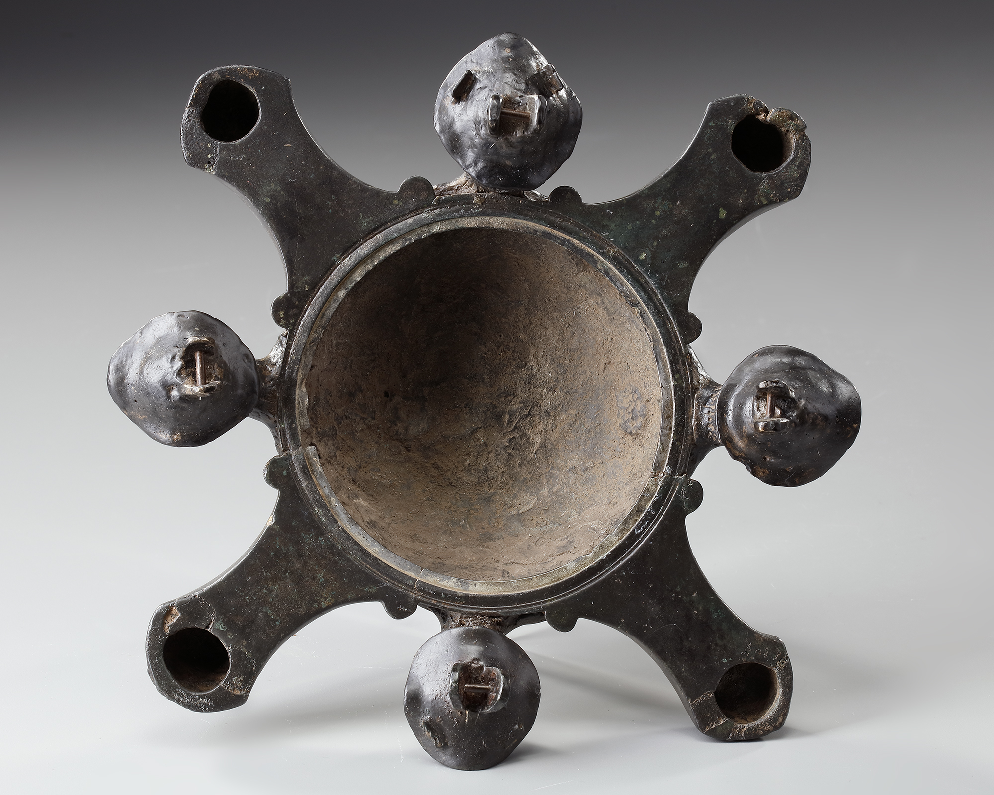 A ROMAN BRONZE OIL LAMP WITH FOUR SPOUTS AND BUSTS OF MERCURY, CIRCA 1ST-2ND CENTURY A.D - Image 4 of 5