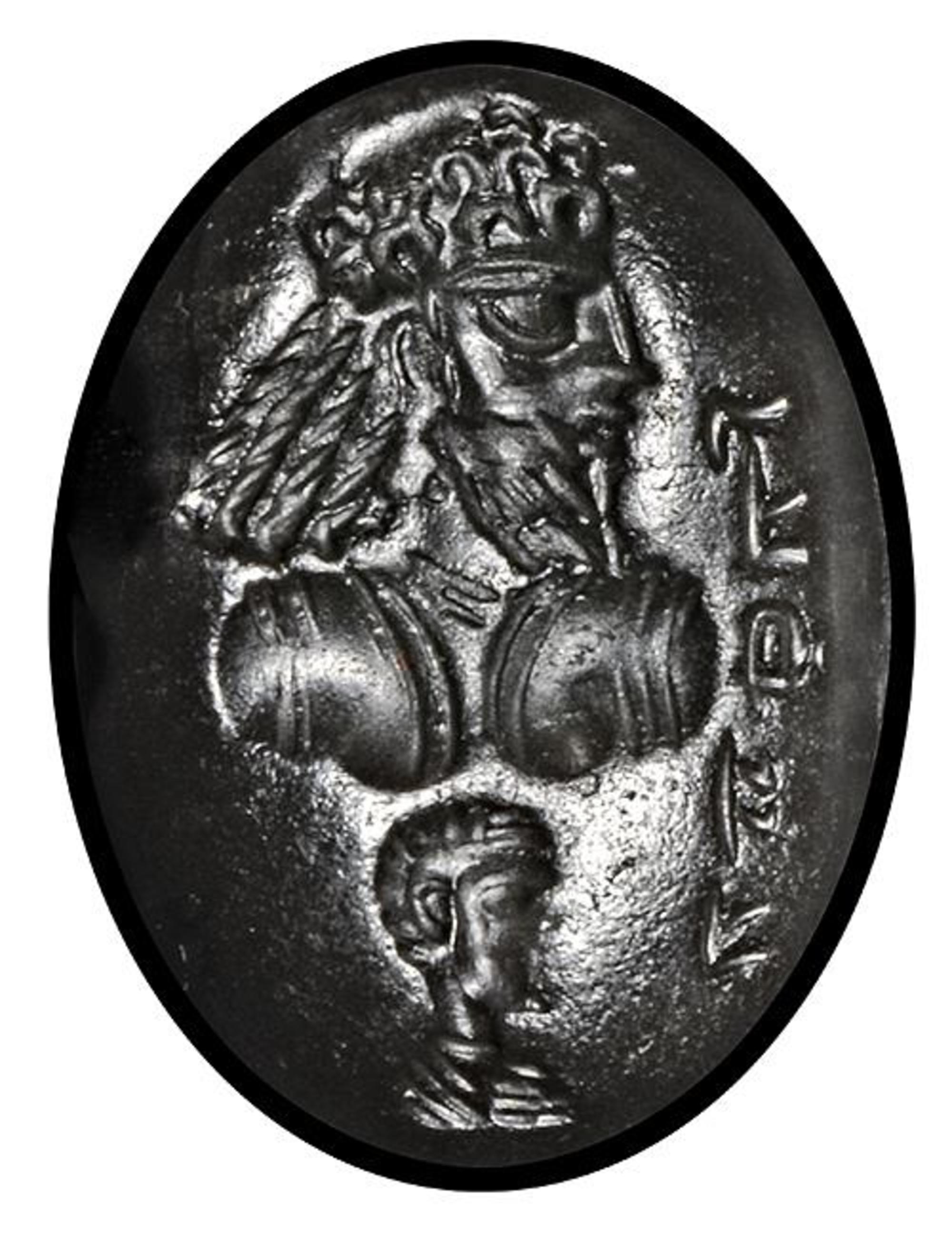 A SASSANIAN CARNELIAN STAMP SEAL WITH PORTRAIT BUST OF A MAN, CIRCA 6TH CENTURY A.D. - Image 2 of 3