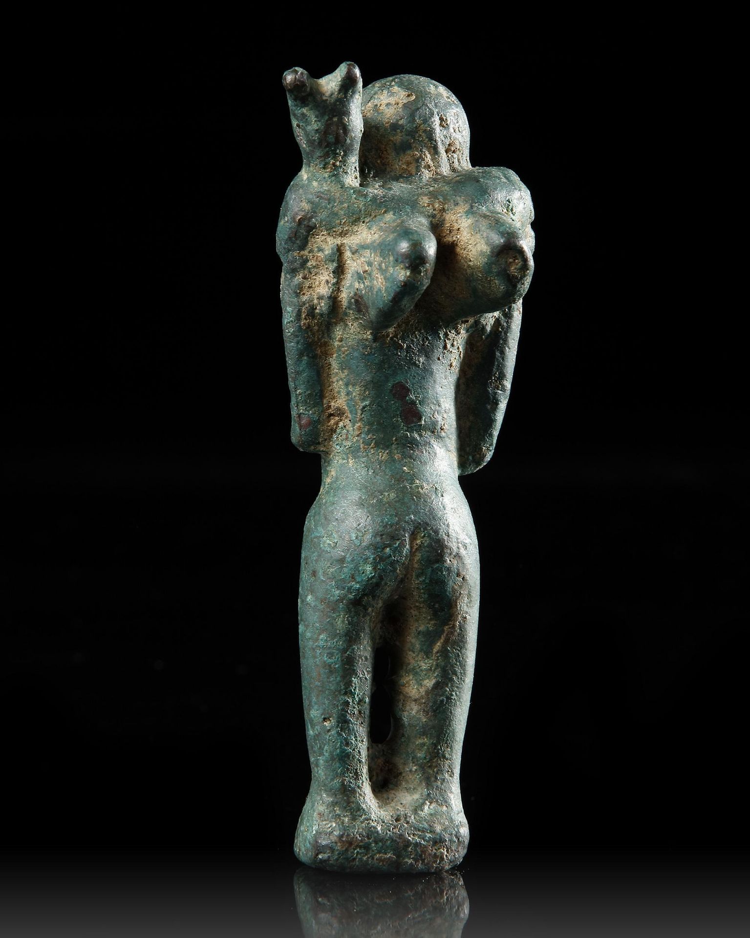 A WESTERN ASIATIC BRONZE STATUETTE OF MAN CARRYING AN ANIMAL, CIRCA 3RD MILLENNIUM B.C. - Image 2 of 4