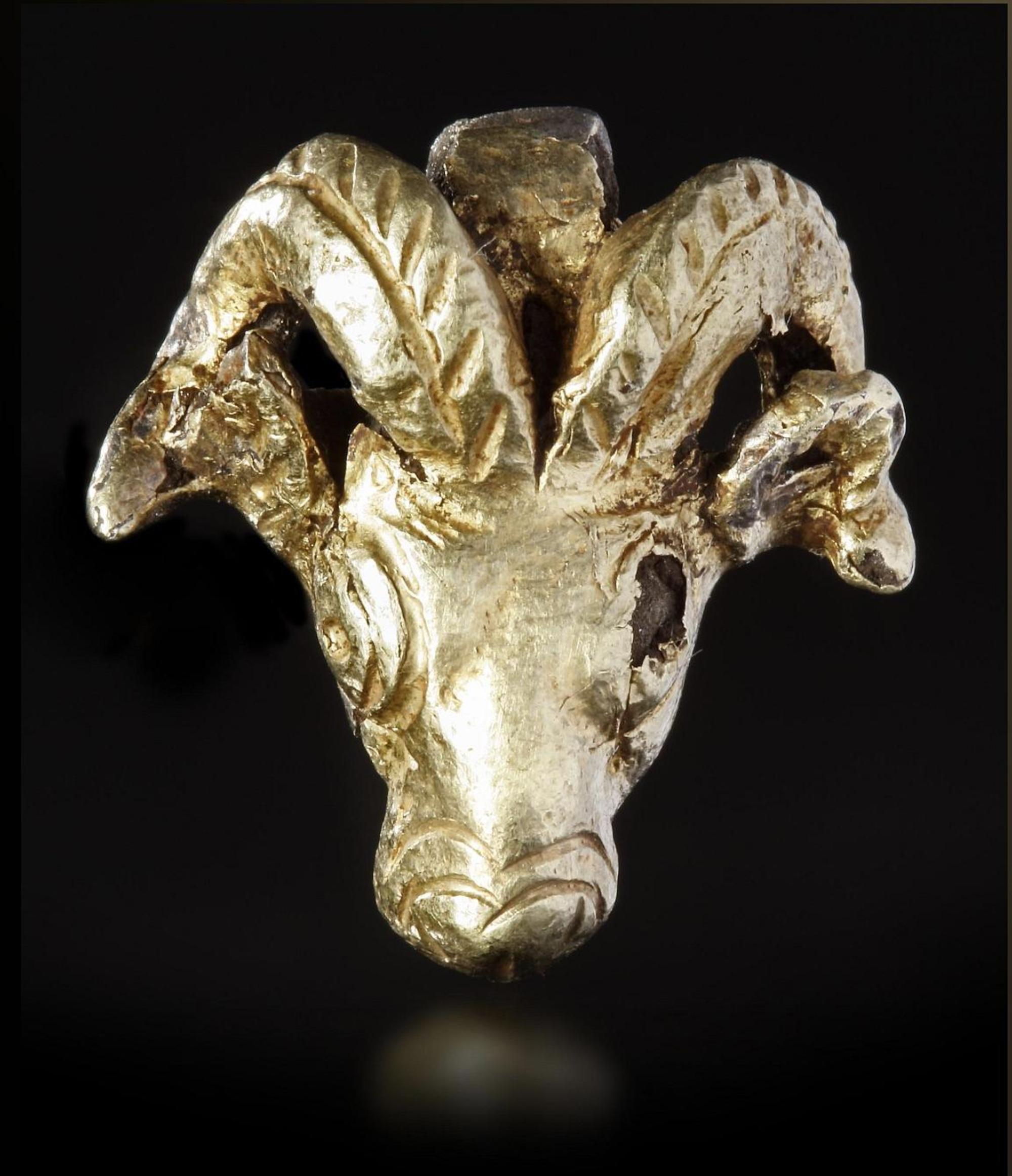 A NEO-ELAMITE GOLD FOIL-COVERED SILVER RAM HEADED AMULET PENDANT, CIRCA 1100-540 B.C. - Image 6 of 6