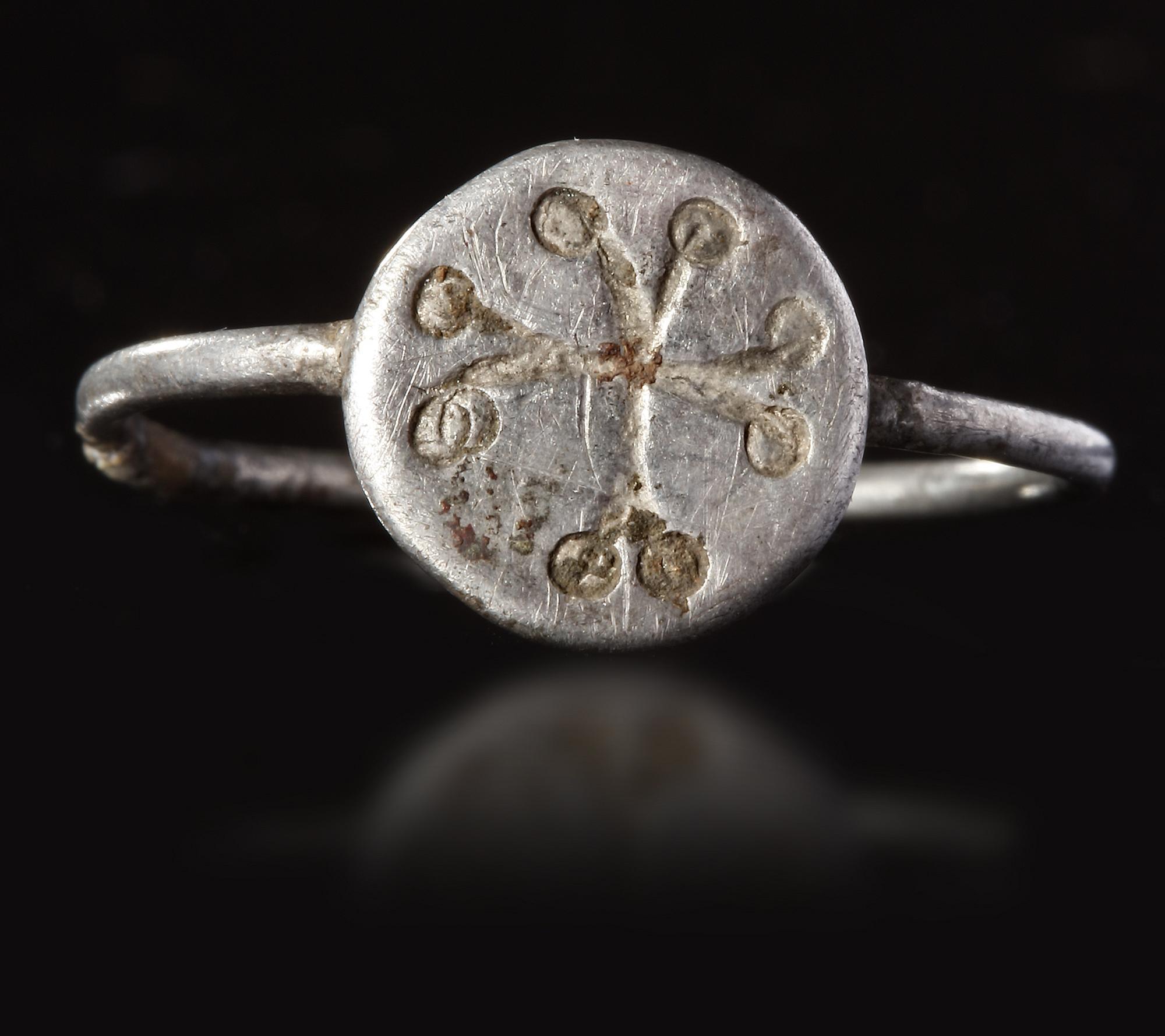 A GROUP OF BYZANTINE SILVER RINGS, CIRCA 6TH-7TH CENTURY A.D. - Image 2 of 5