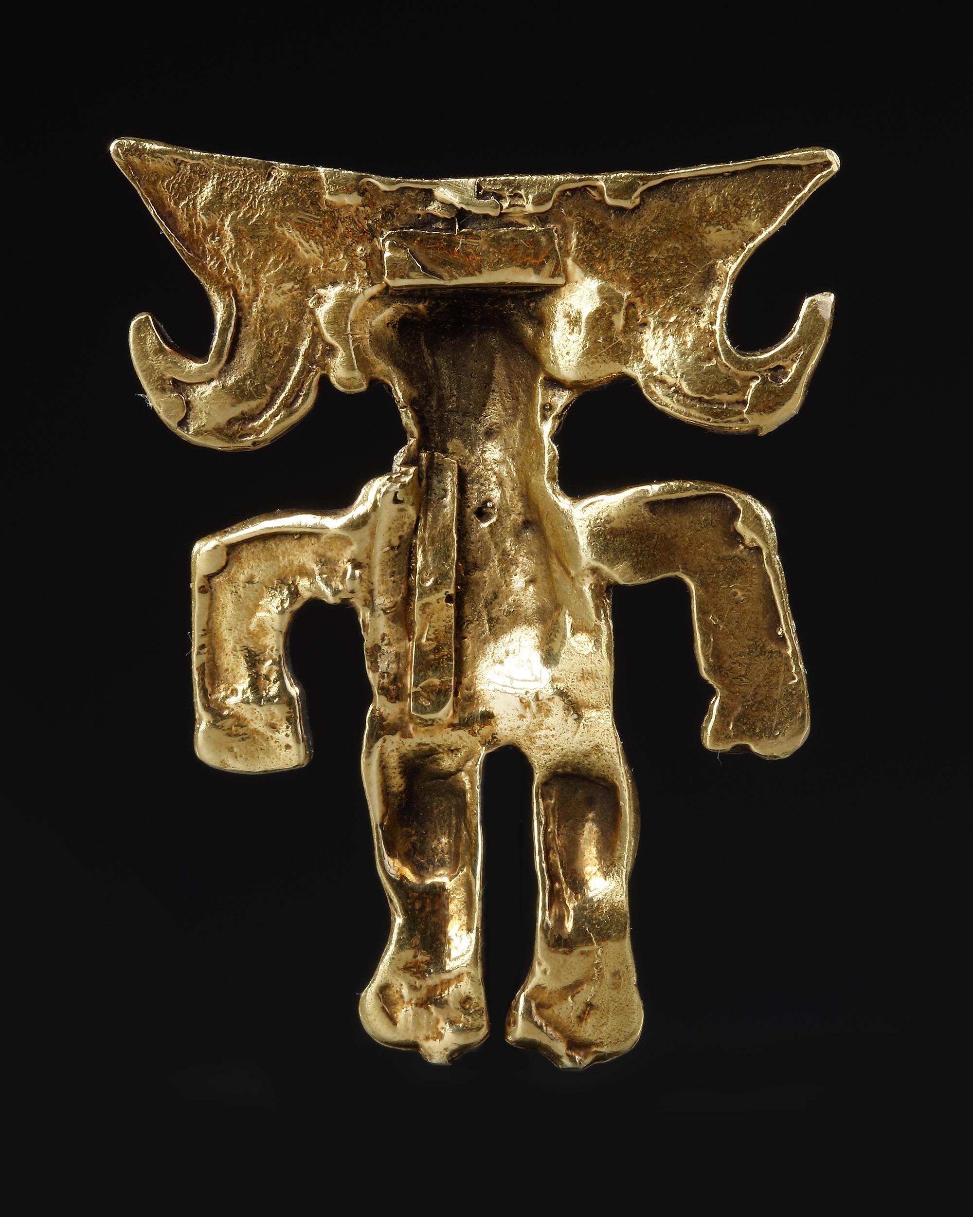 A PRE COLOMBIAN GOLD FIGURE, CIRCA 800-1200 A.D - Image 4 of 4