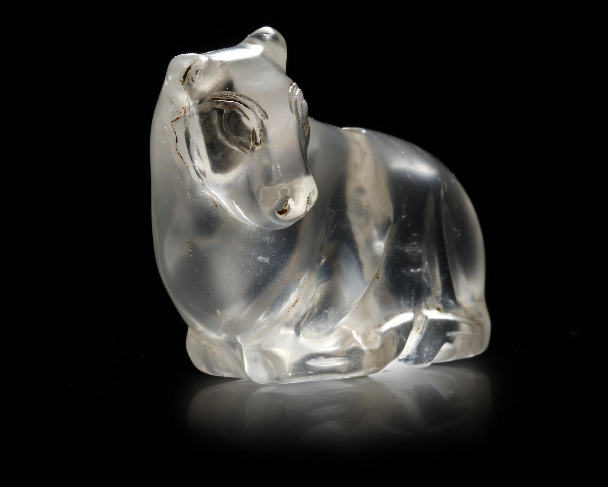 A WESTERN ASIATIC ROCK CRYSTAL RECLINING BULL, CIRCA 2ND CENTURY B.C. - Image 3 of 4