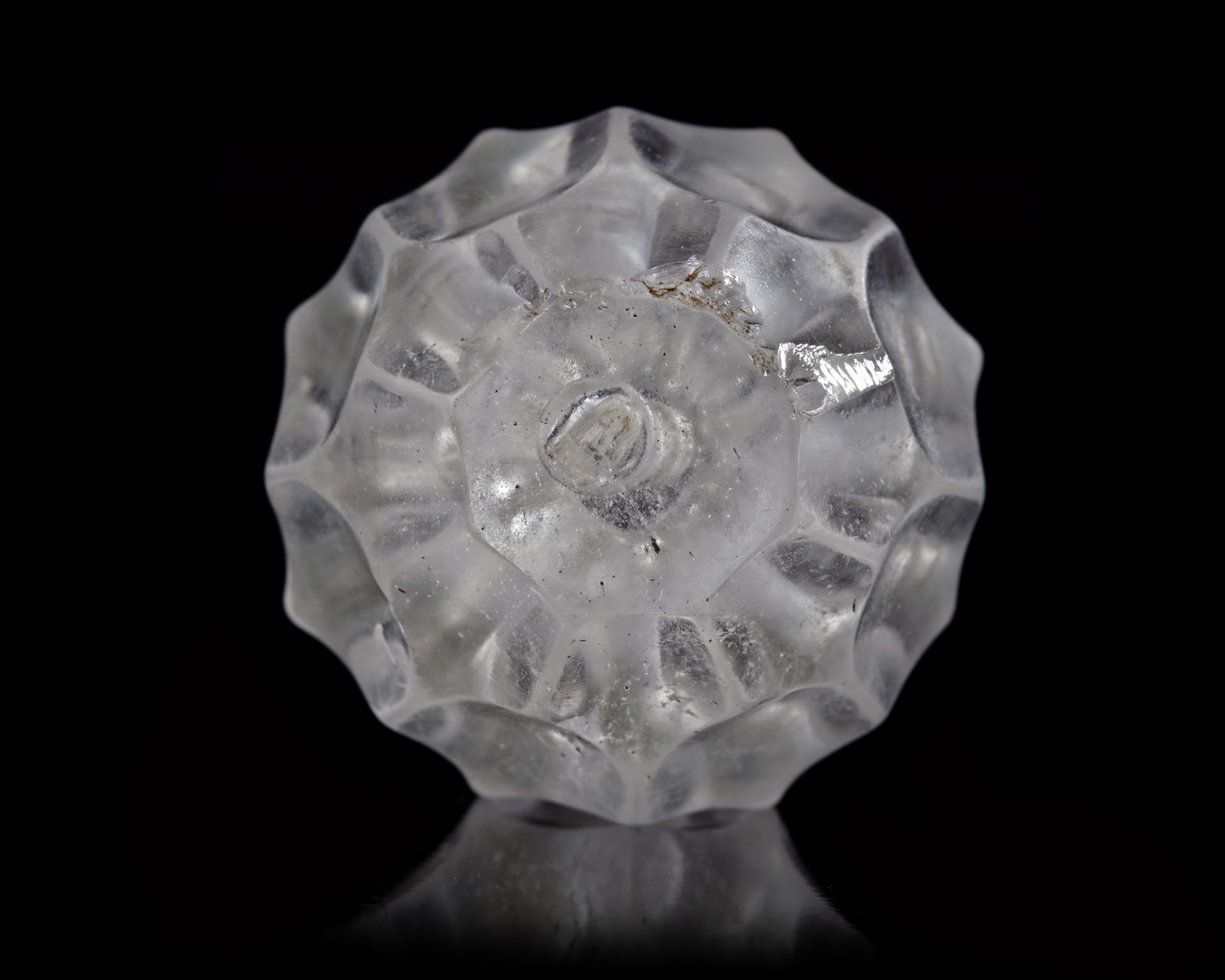 A FATIMID ROCK CRYSTAL PERFUME FLASK, EGYPT, 10TH-12TH CENTURY - Image 5 of 5