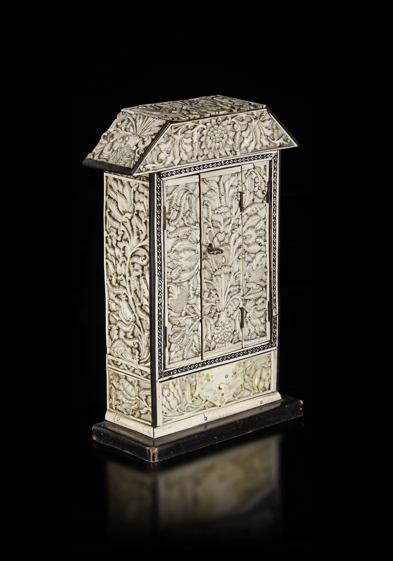 AN IVORY-VENEERED WOODED CABINET, SRI LANKA OR INDIA, LATE 17TH CENTURY - Image 3 of 6
