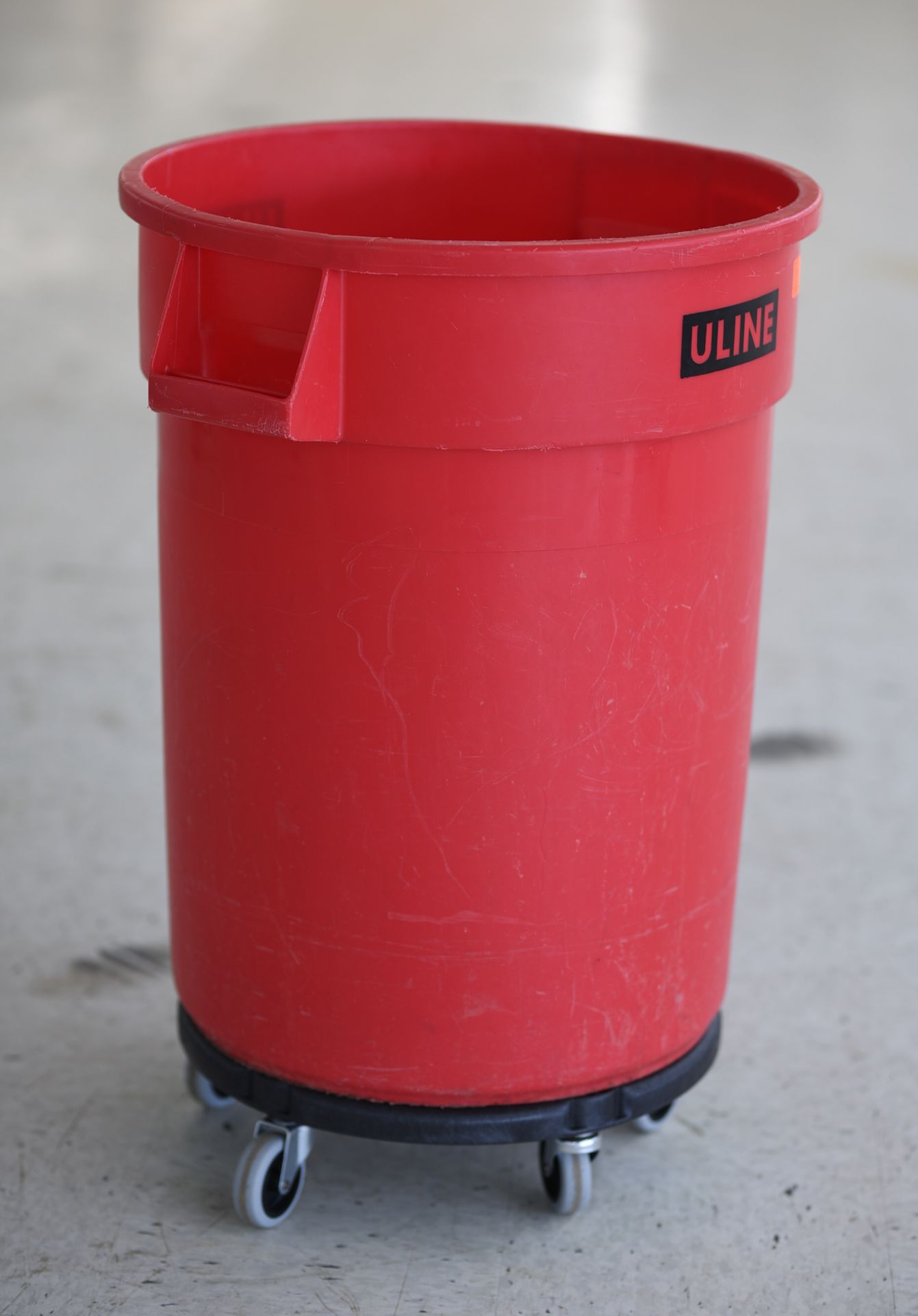 Uline 32 Gal. Brute Container w/Dolly