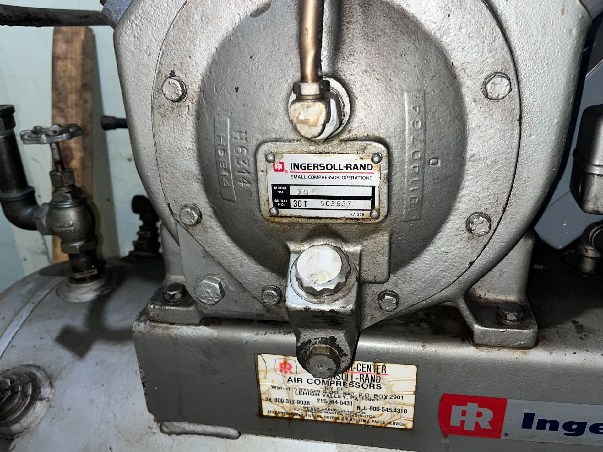 Large Ingersoll Rand Horizontal Air Compressor - Image 2 of 3