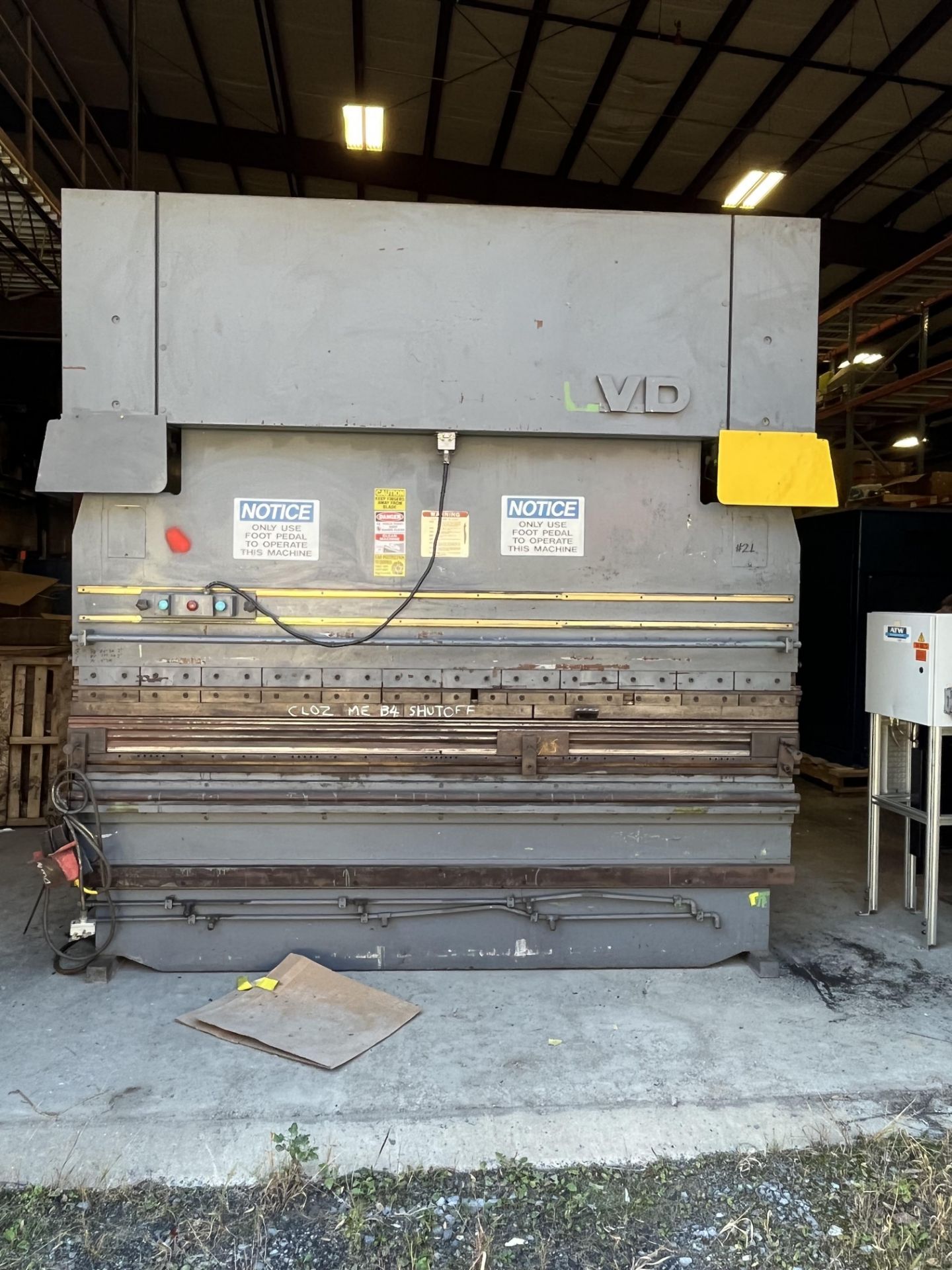 10’ LVD 240-BH-10C 200 Ton Brake Press