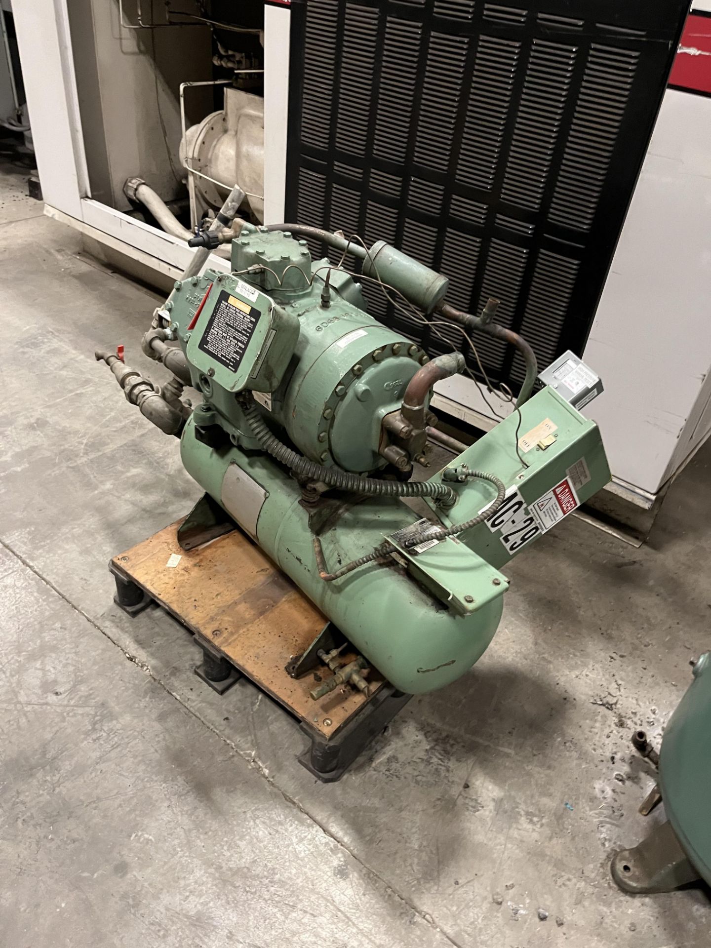 Carrier Horizontal Reciprocating Refrigeration Compressor - Image 2 of 3