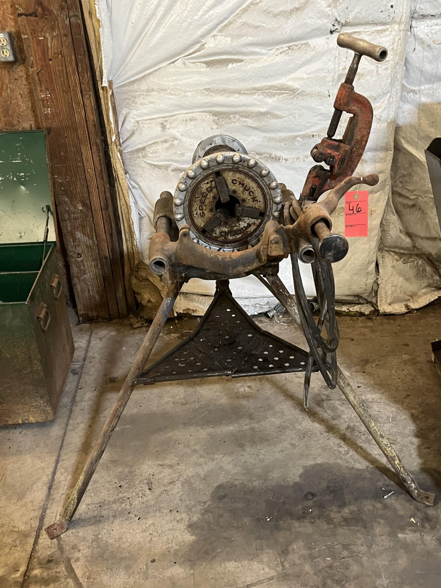 Ridgid 300 Pipe Cutter/Reamer on Stand