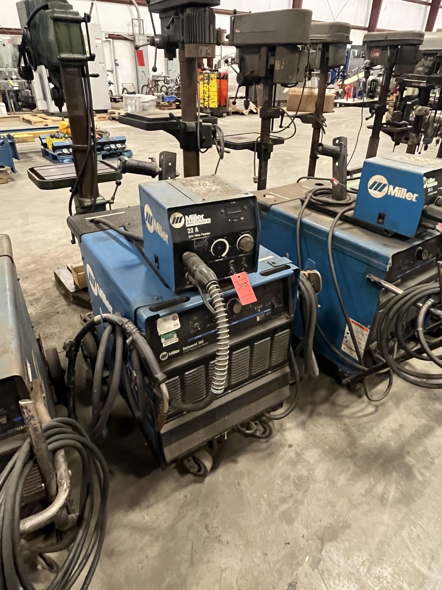 Miller Deltaweld 302 Welding Power Source & 24V