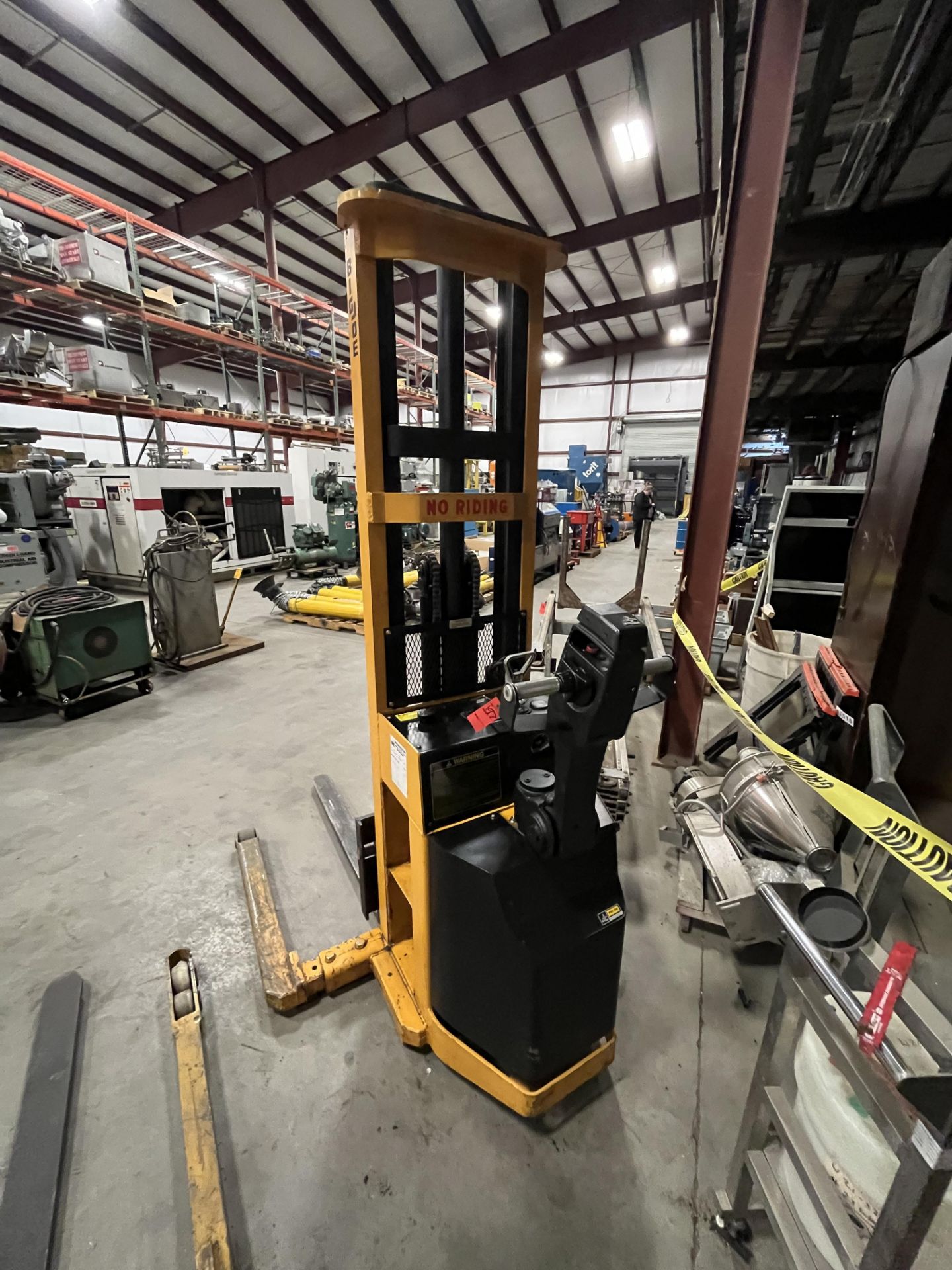 Big Joe PDI-24-T11 Battery Powered Lift 1 Ton - Image 2 of 3