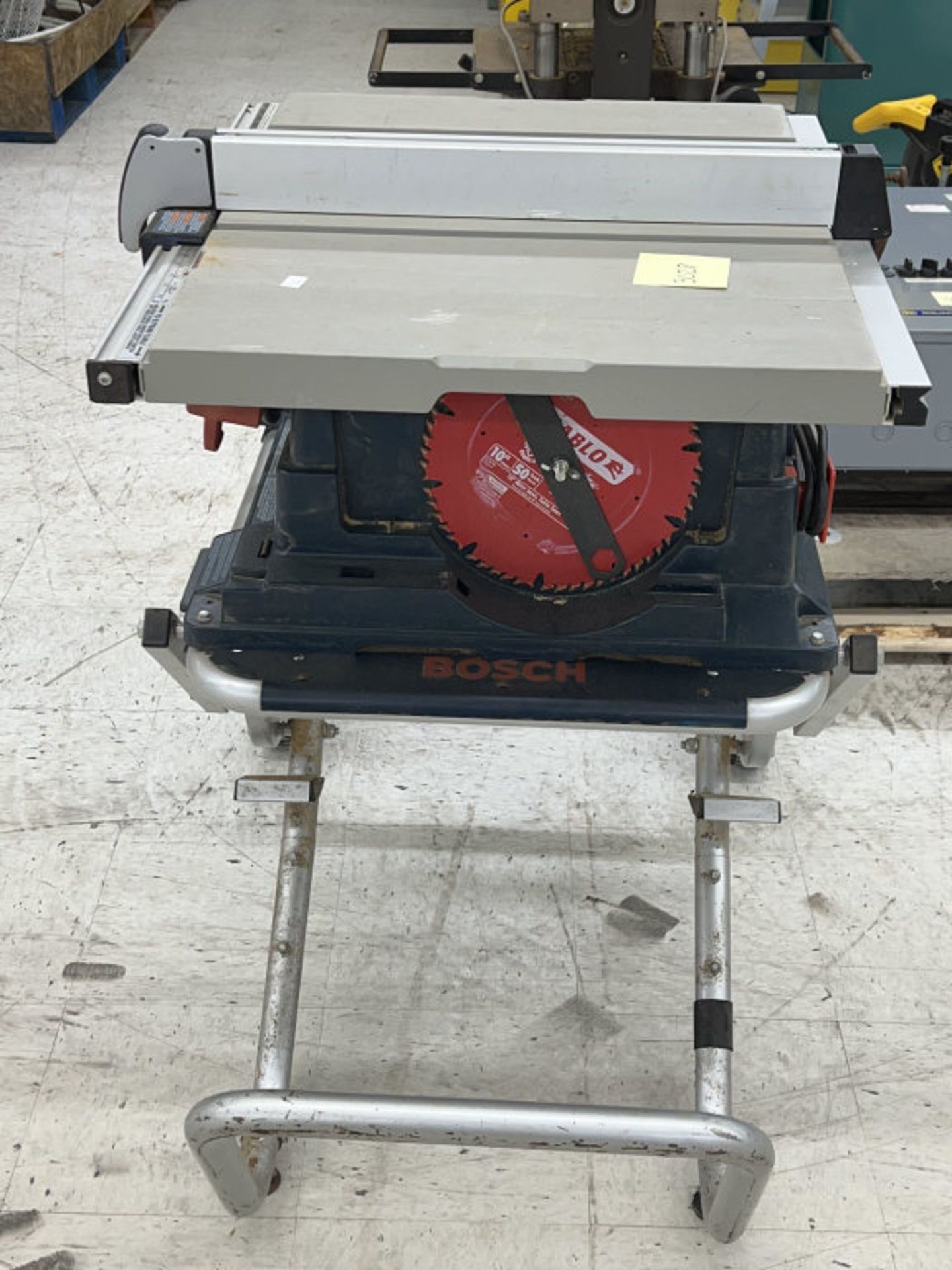 Bosch 4000 10" Table Saw - Image 2 of 3