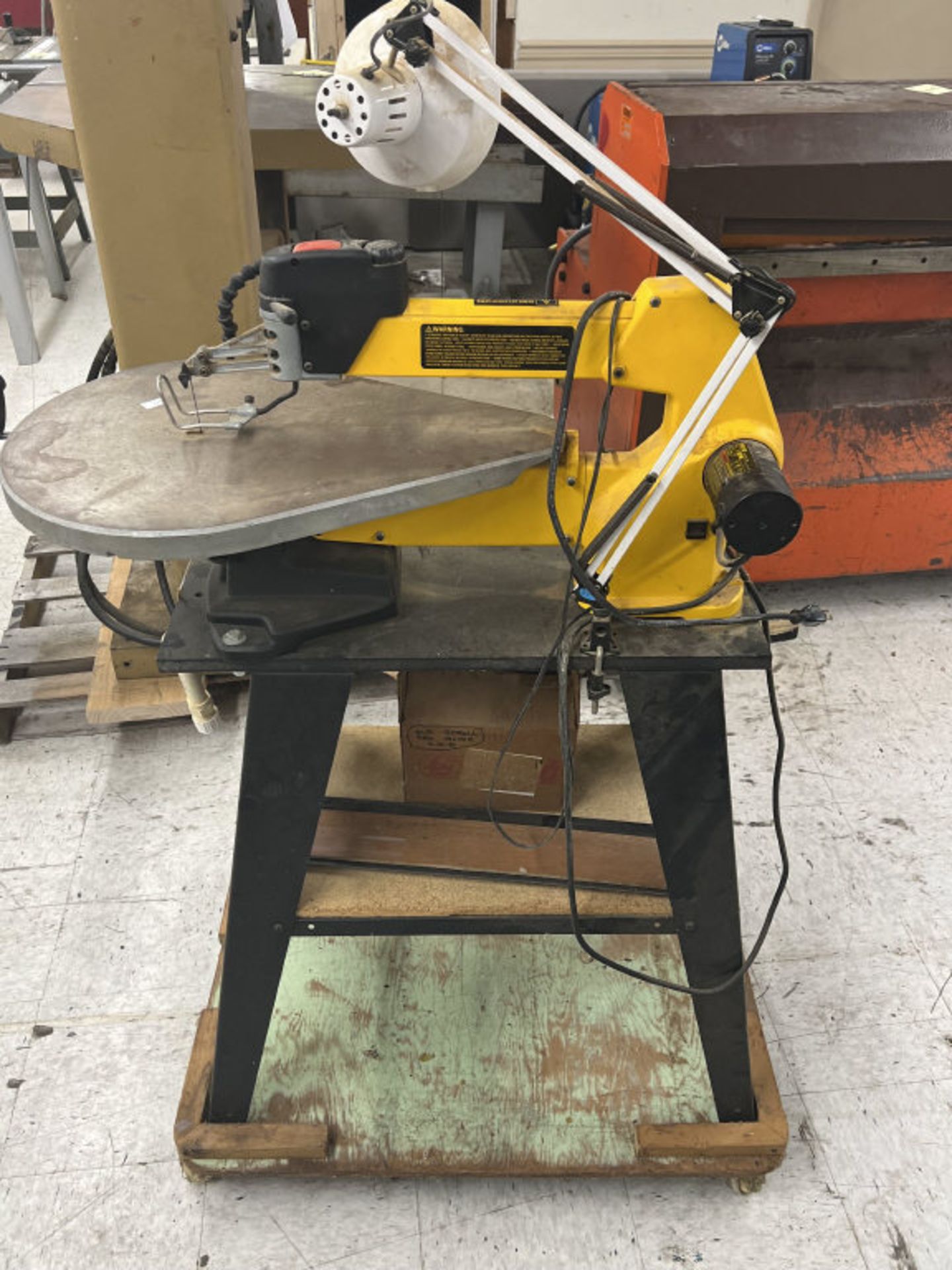 Dewalt 20" Scroll Saw - Image 2 of 3