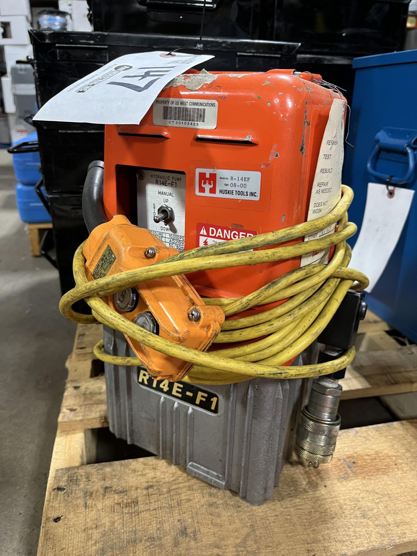 Huskie R14E-F1 Portable 10,000 psi Hydraulic Unit