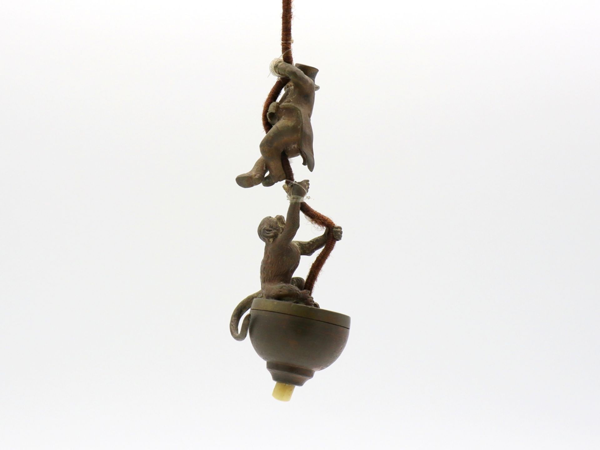 Table bell bronze "on the run from a monkey", around 1900. - Image 2 of 4