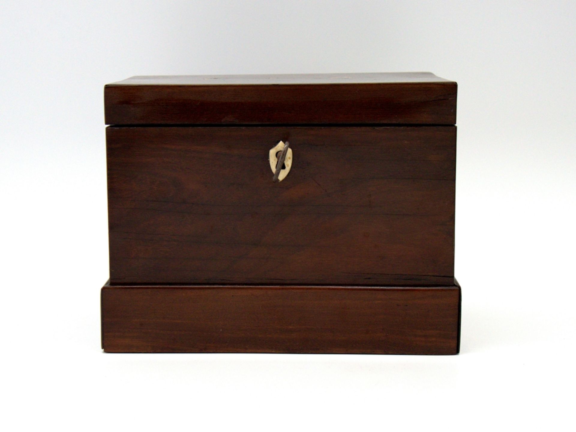 Elegant Biedermeier box, walnut veneer, with secret compartment, c. 1820 - Image 2 of 11