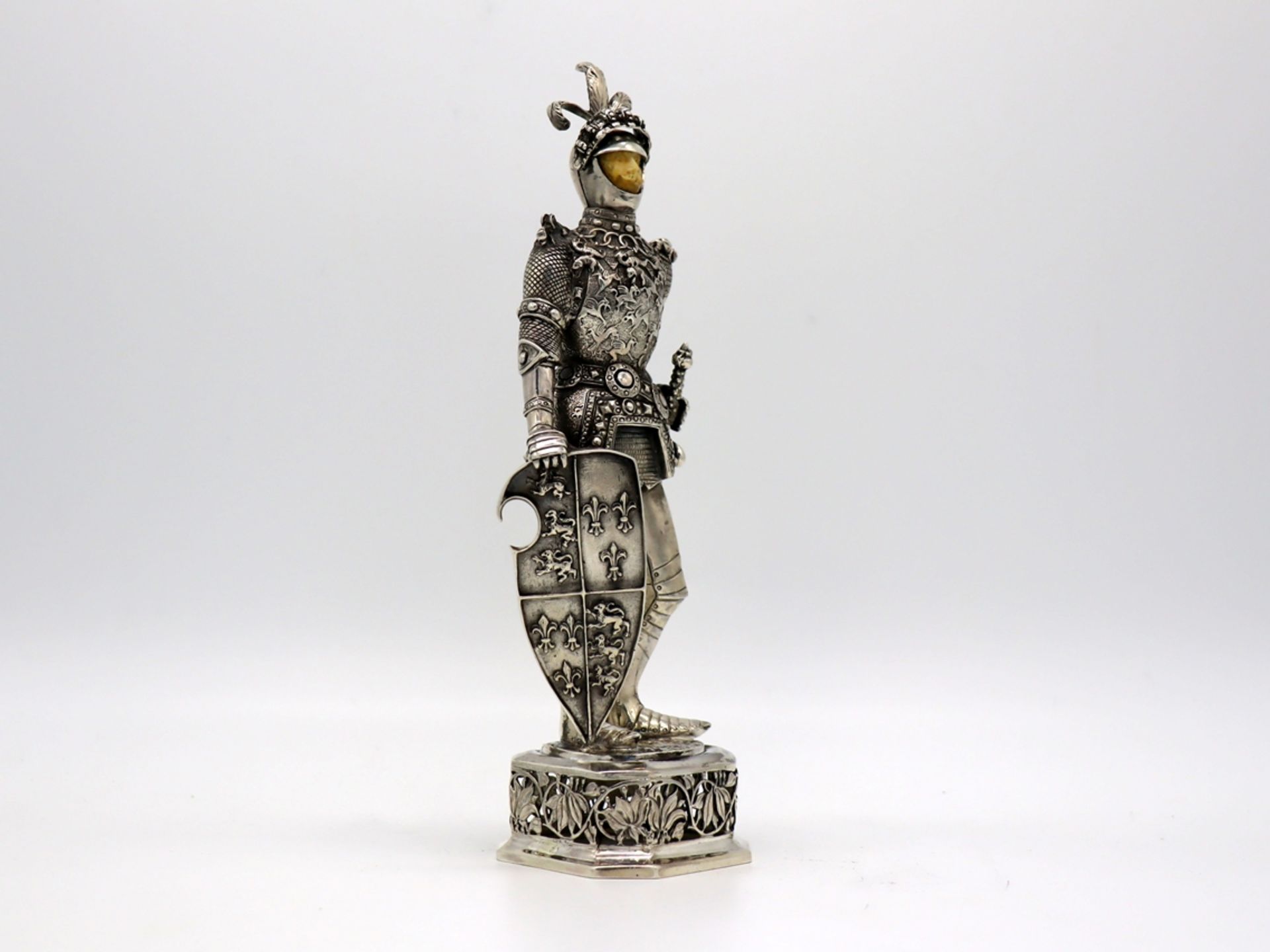 Knight figure in 800 silver, Jean-Louis Schlingloff (1907-1930) full-sculpture representation. - Image 5 of 9