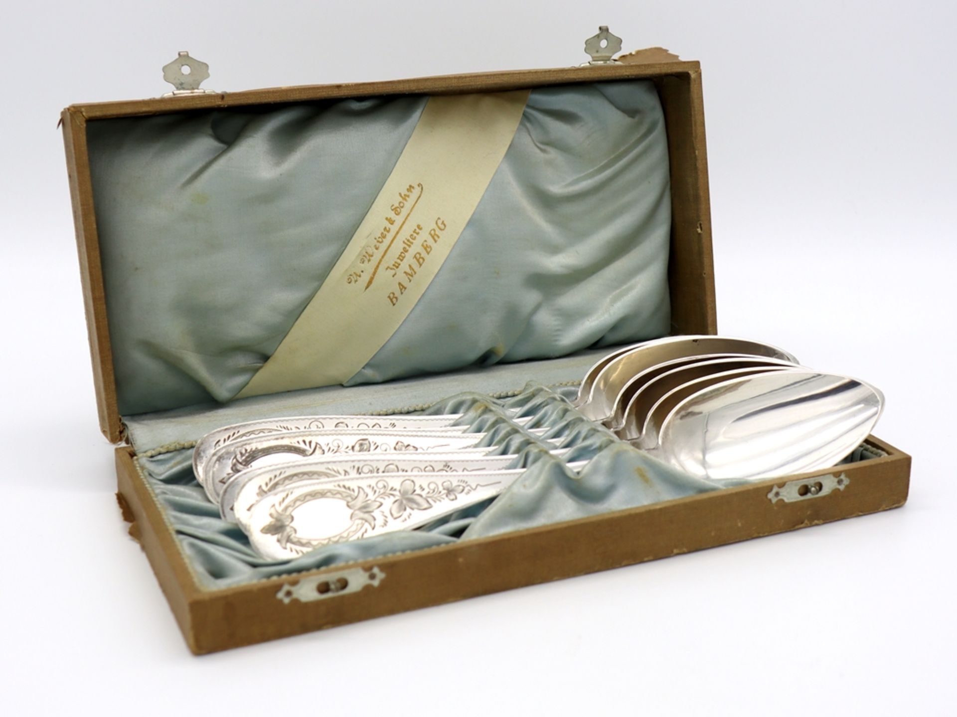6 große Jugendstillöffel 800er Silber, fein ziseliert im Etui, um 1900